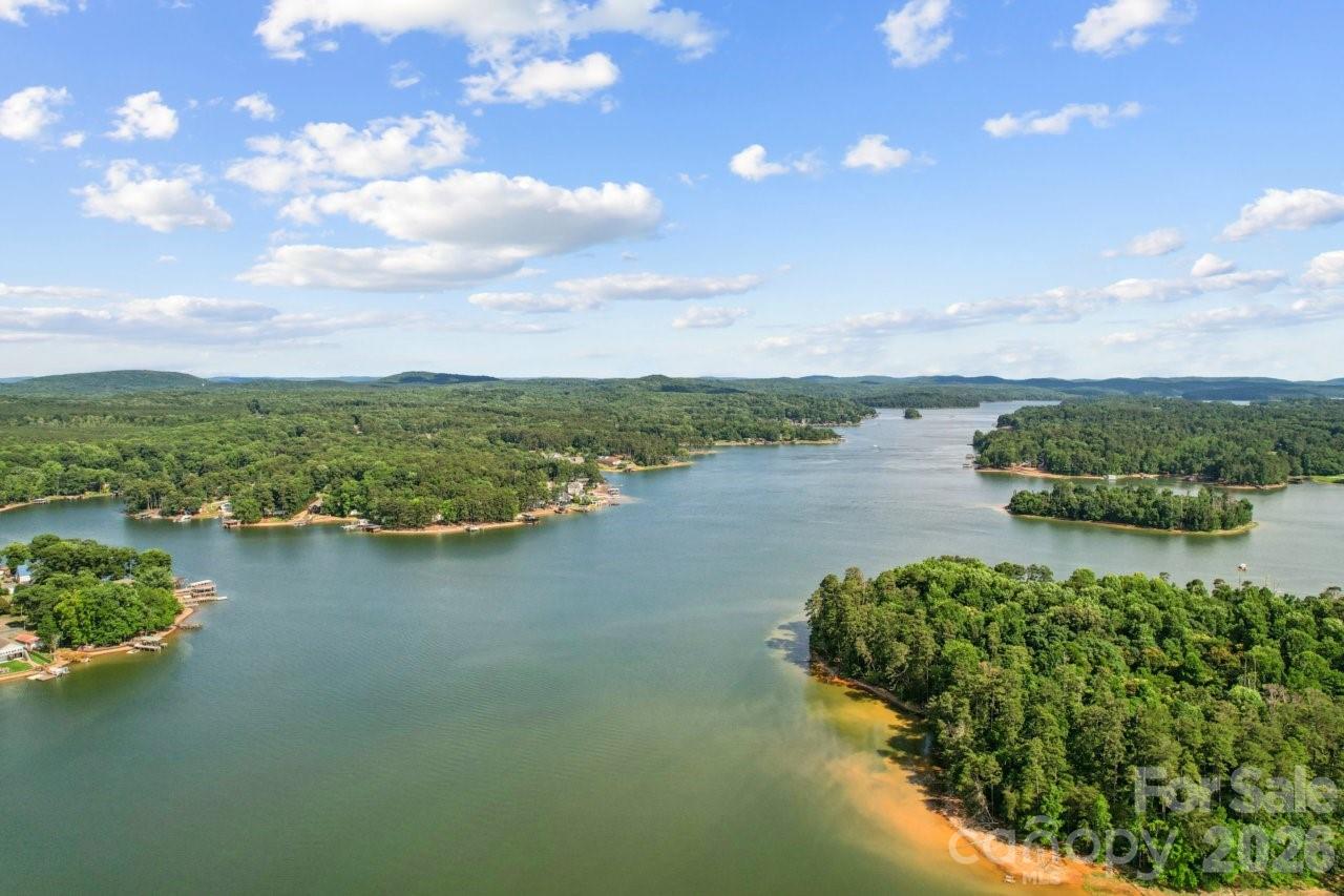 918 Pinehaven Drive — New London