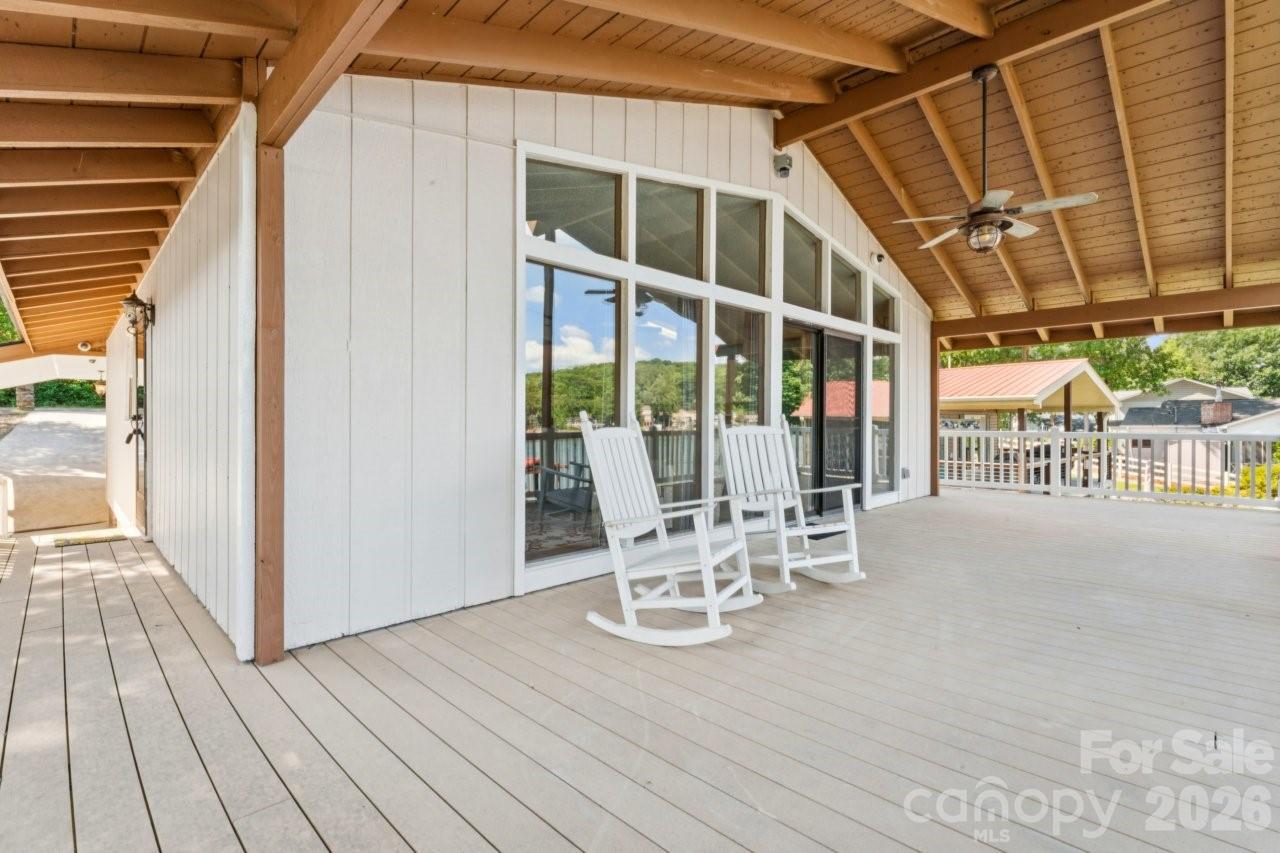 918 Pinehaven Drive — New London