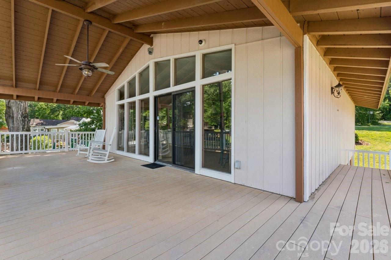 918 Pinehaven Drive — New London