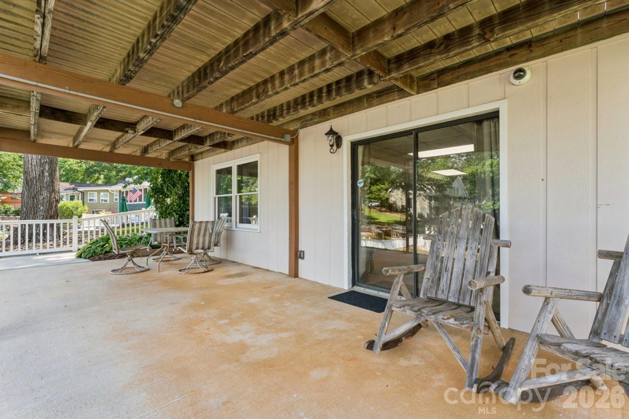 918 Pinehaven Drive — New London