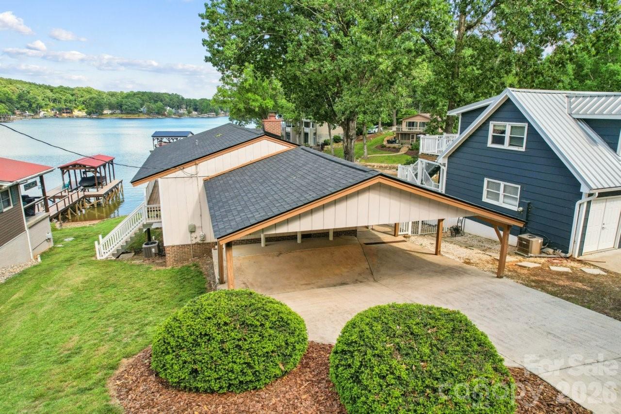 918 Pinehaven Drive — New London
