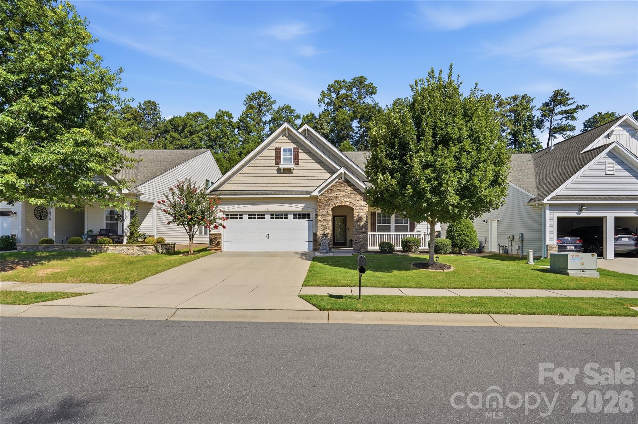 1874 Larkspur Way — Tega Cay