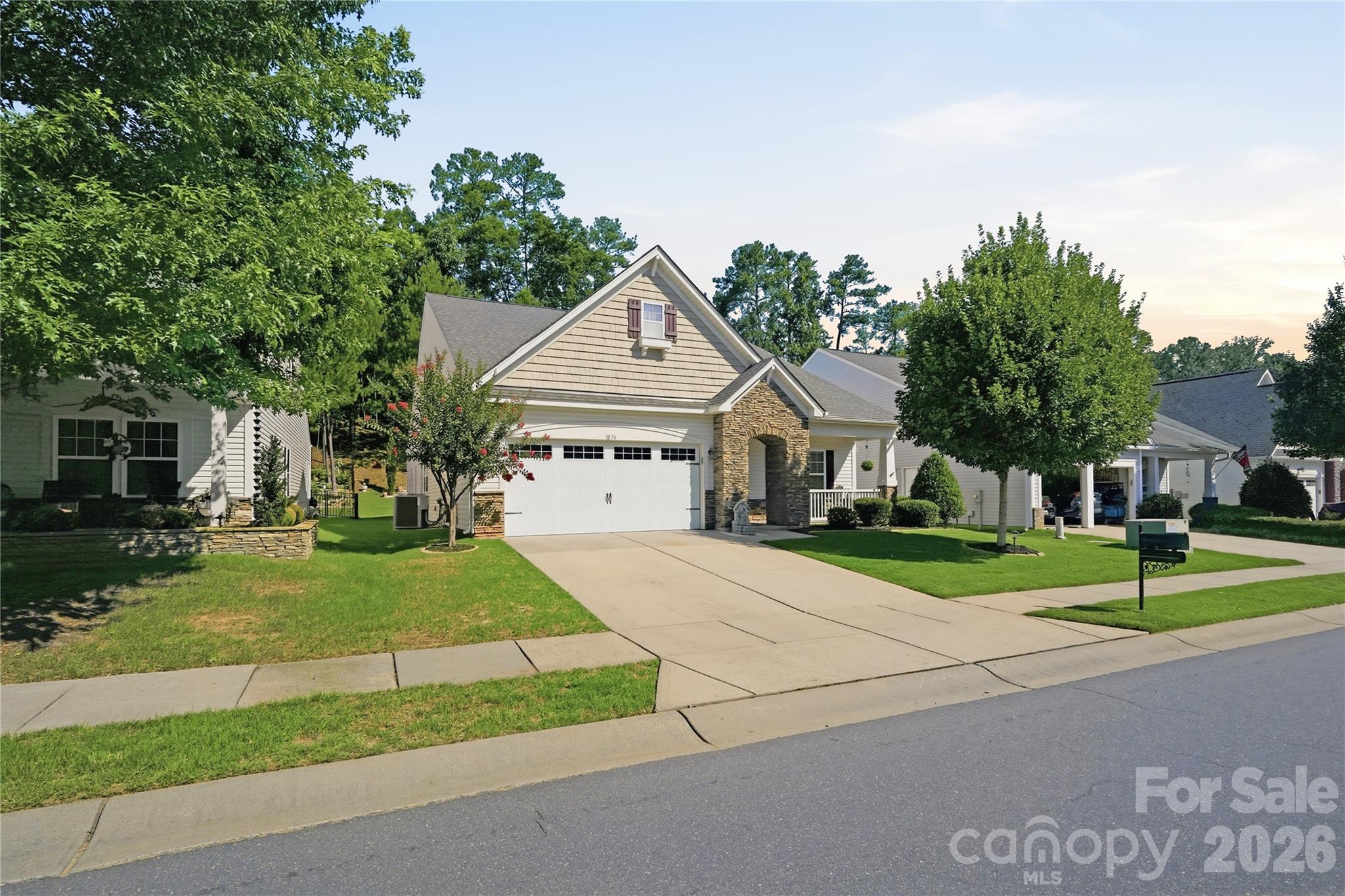 1874 Larkspur Way — Tega Cay