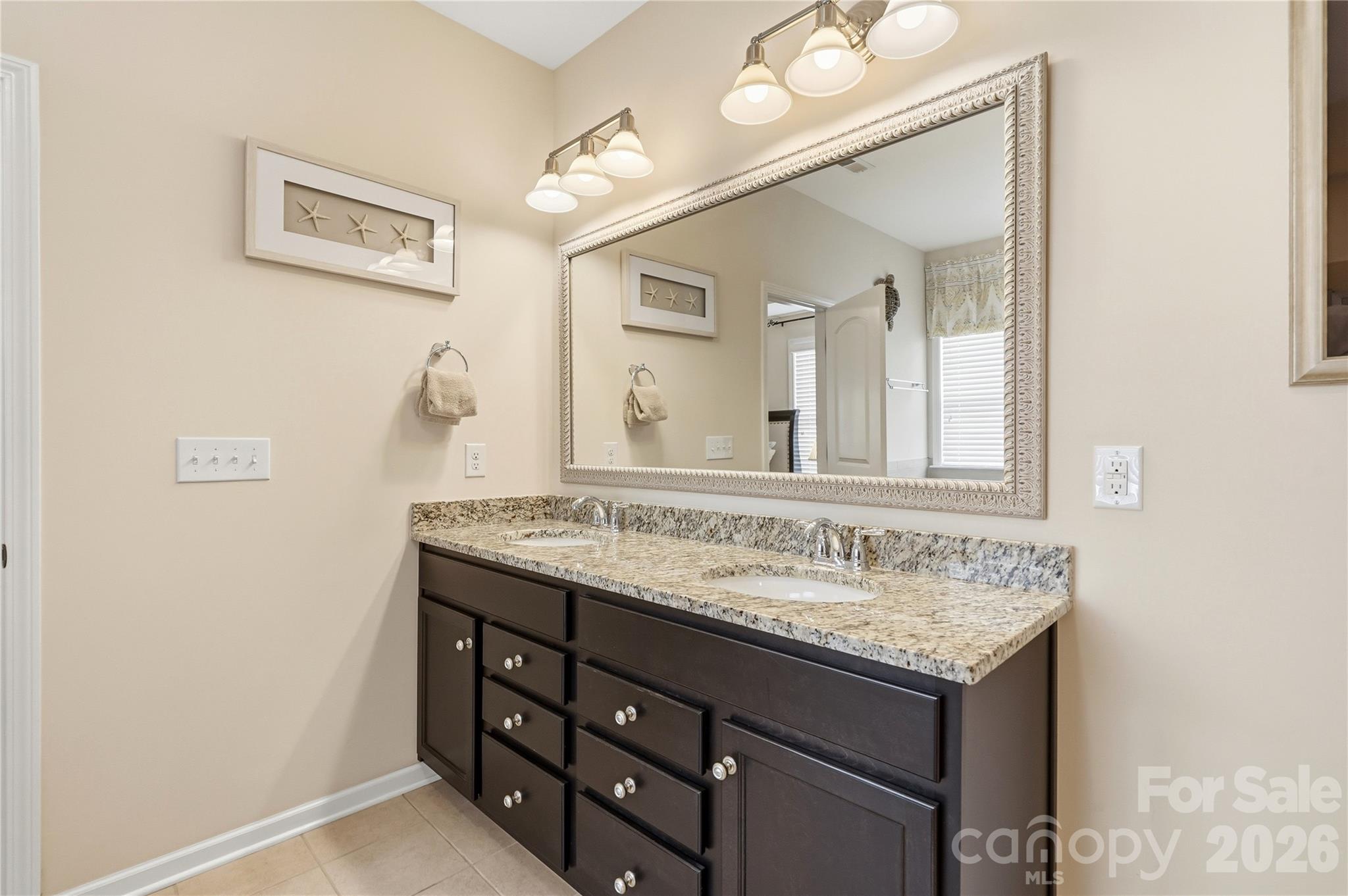1874 Larkspur Way — Tega Cay