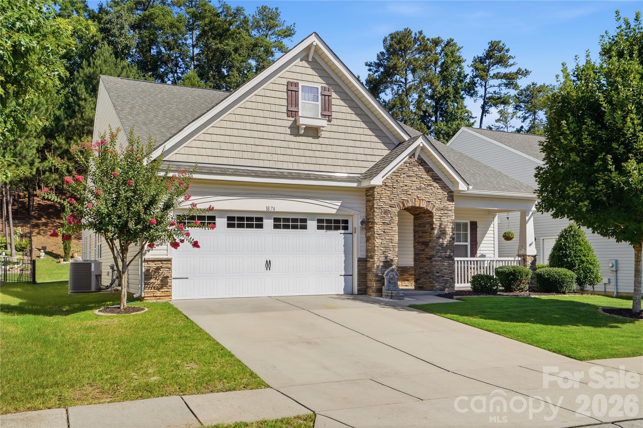 1874 Larkspur Way — Tega Cay