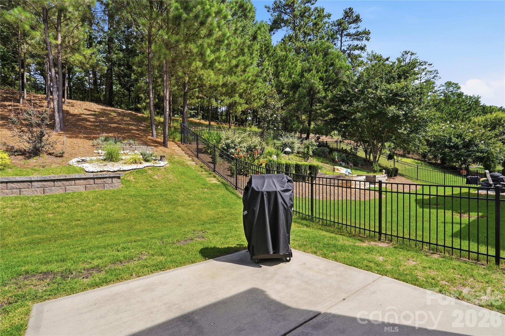 1874 Larkspur Way — Tega Cay