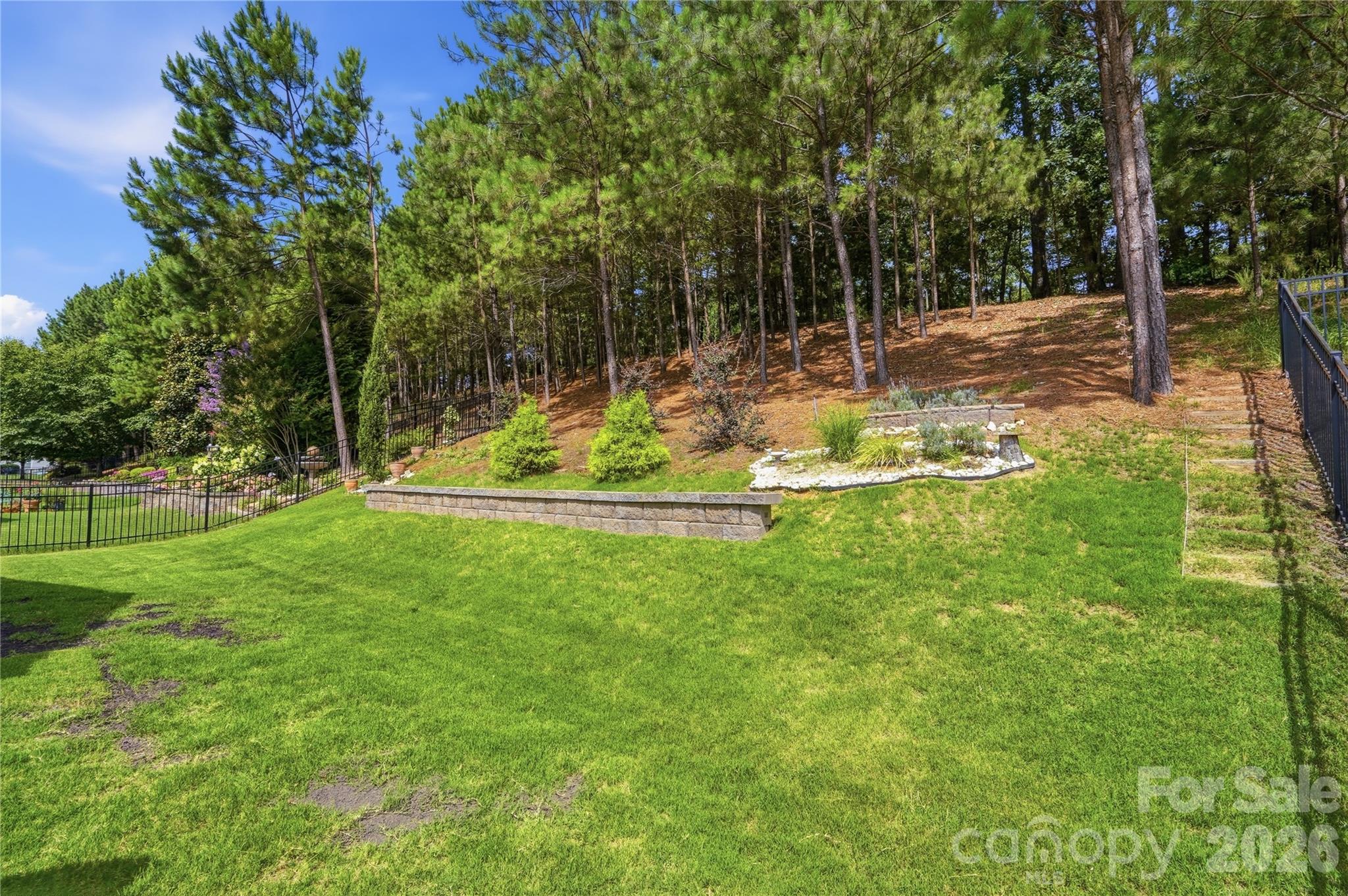 1874 Larkspur Way — Tega Cay