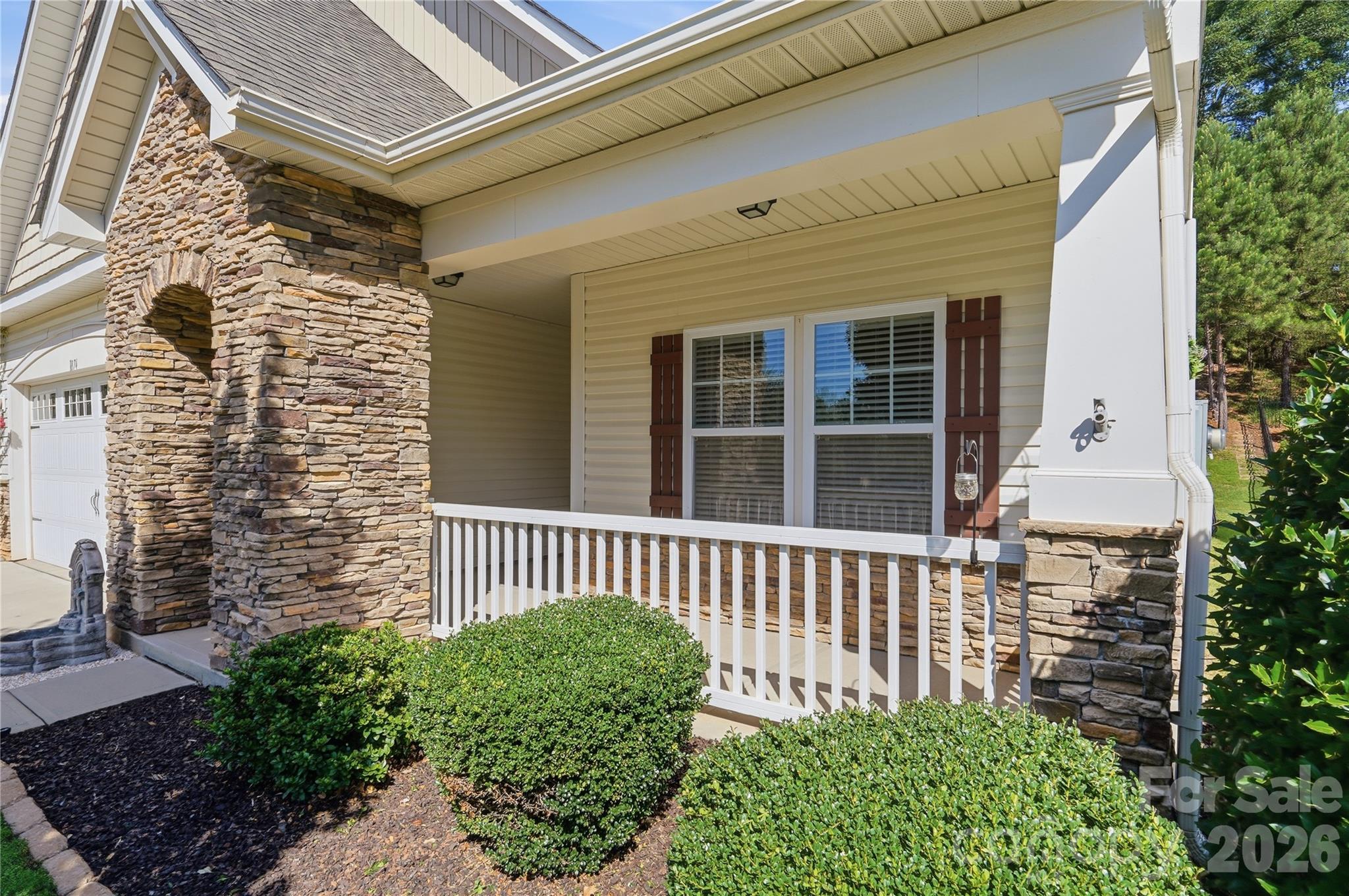 1874 Larkspur Way — Tega Cay