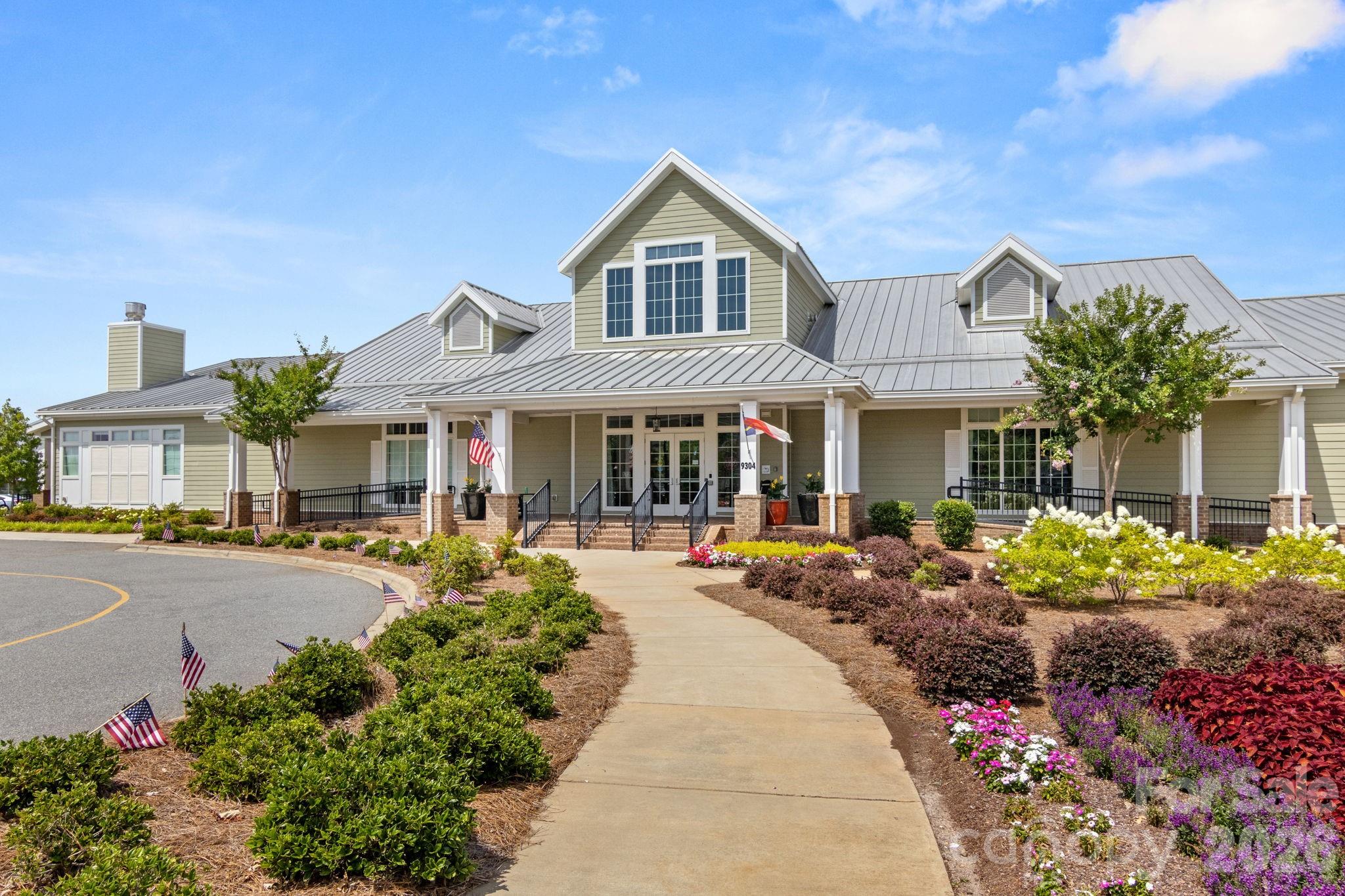 8416 Festival Way — Charlotte