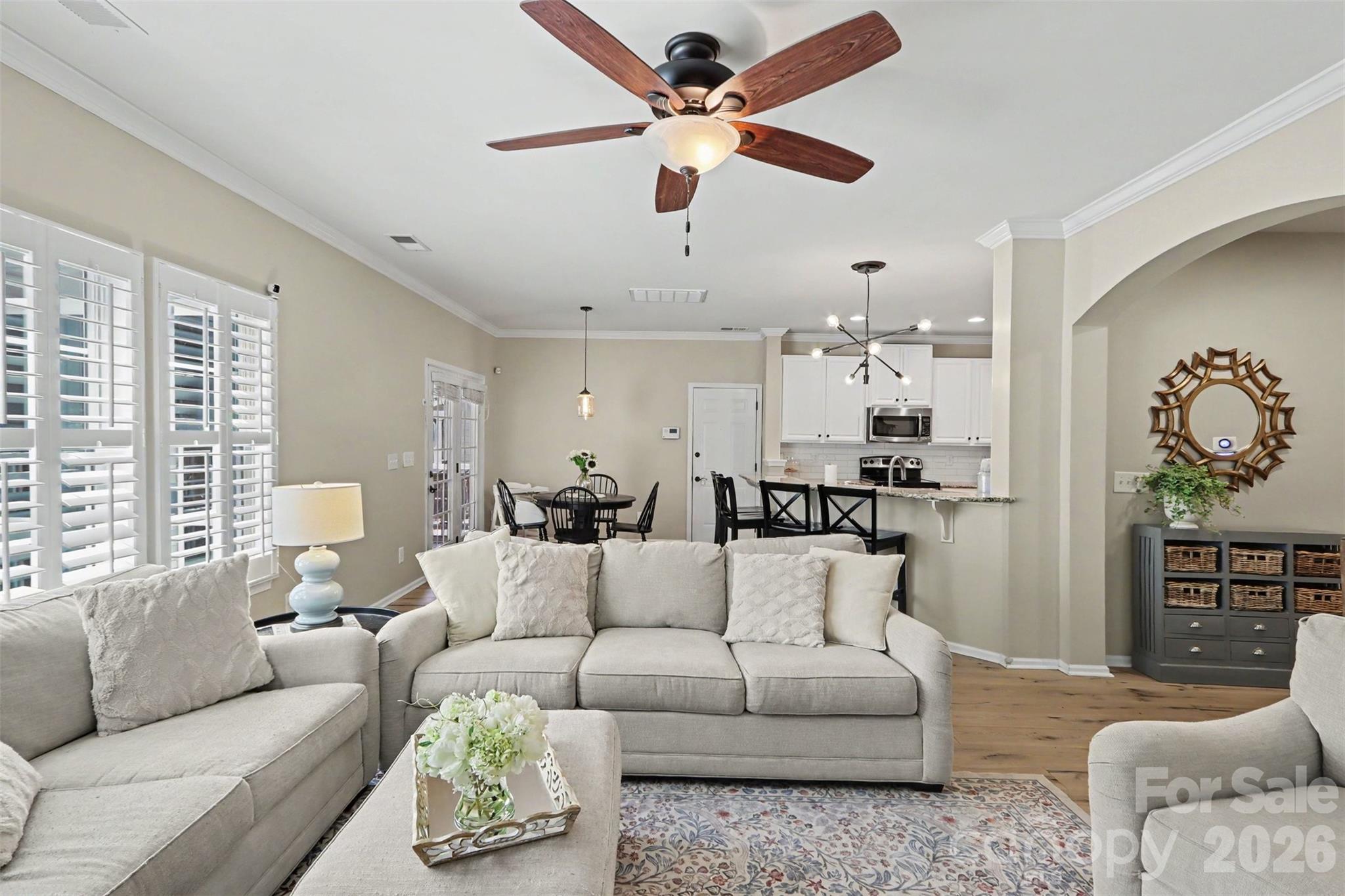 11830 Warfield Avenue — Huntersville