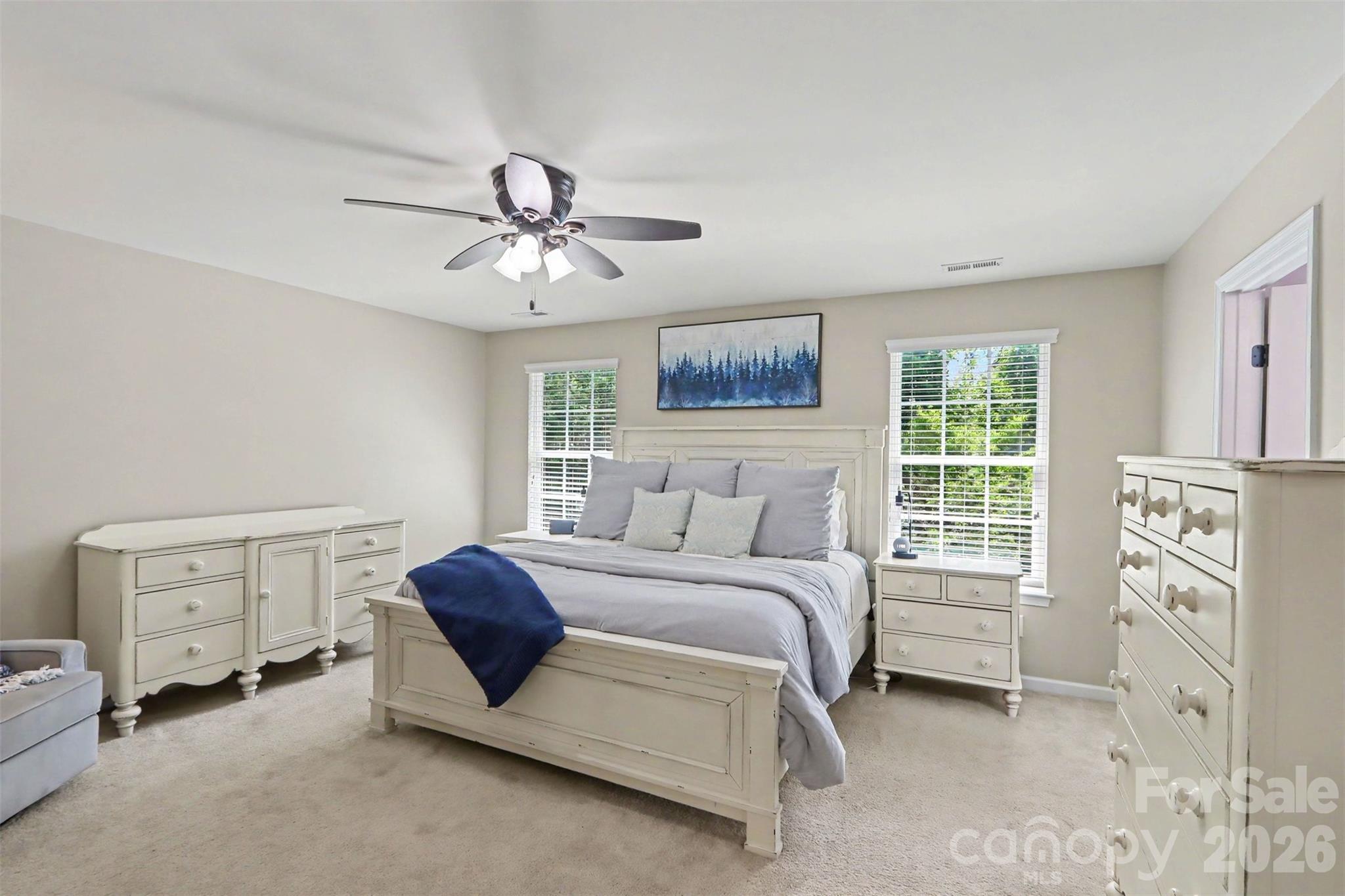 11830 Warfield Avenue — Huntersville