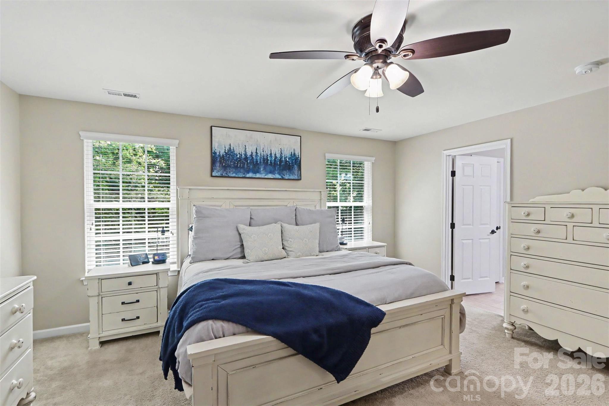 11830 Warfield Avenue — Huntersville