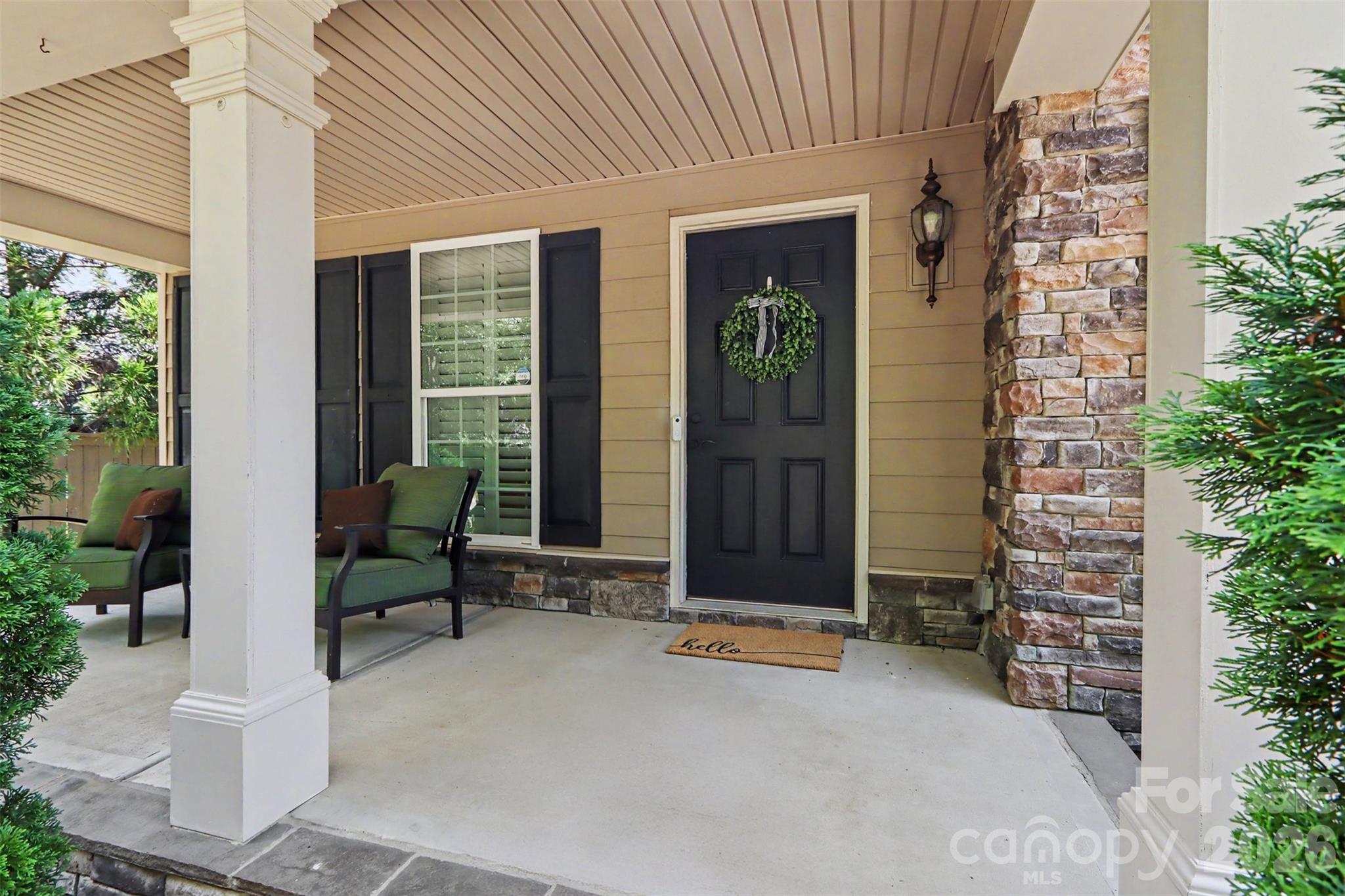 11830 Warfield Avenue — Huntersville