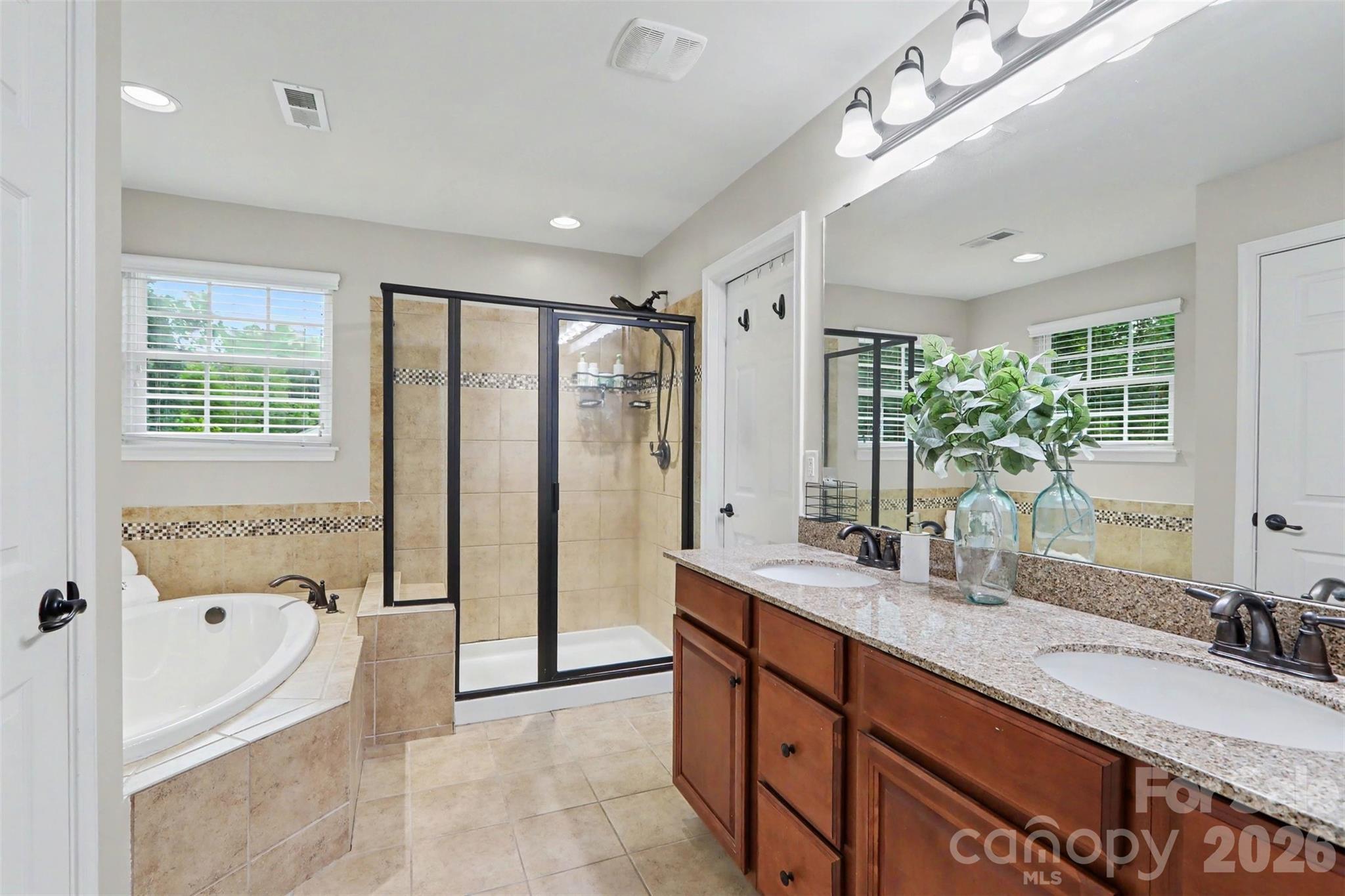11830 Warfield Avenue — Huntersville