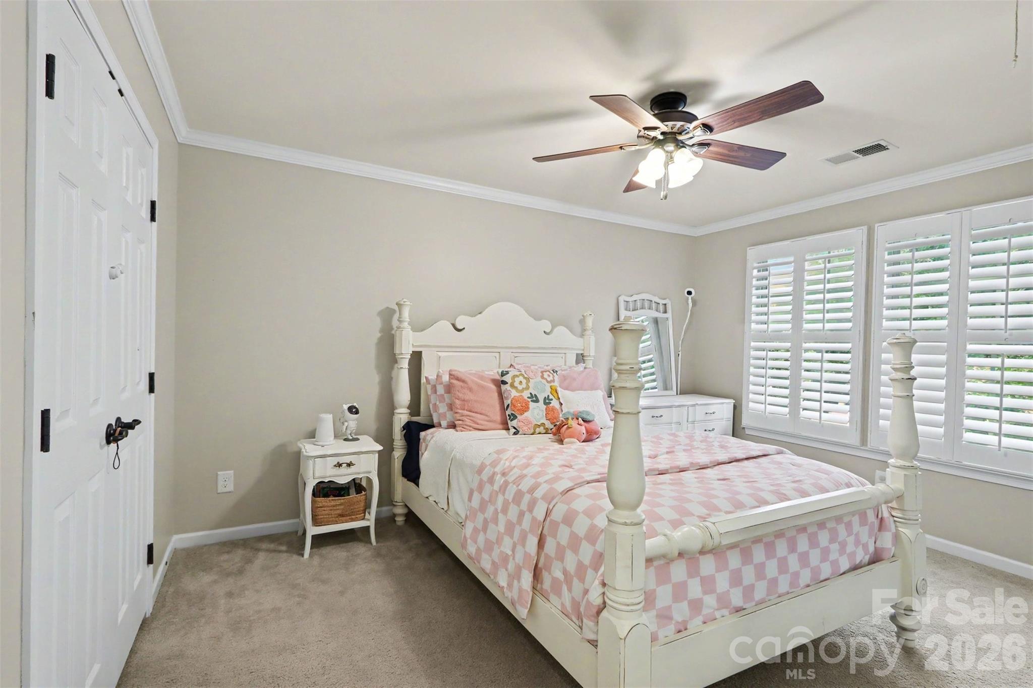 11830 Warfield Avenue — Huntersville