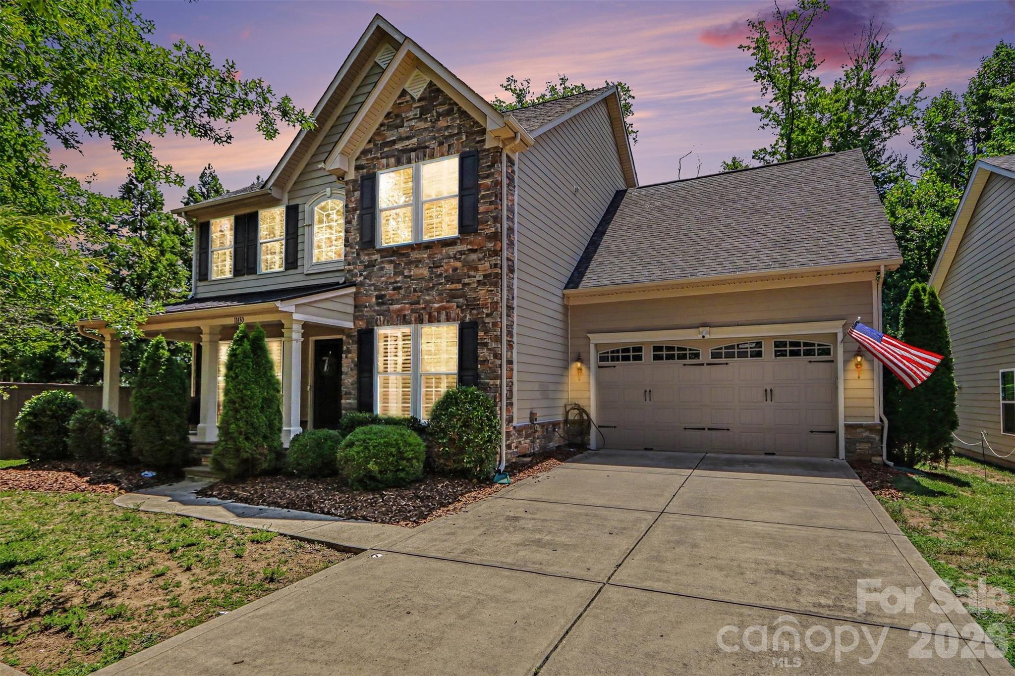 11830 Warfield Avenue — Huntersville
