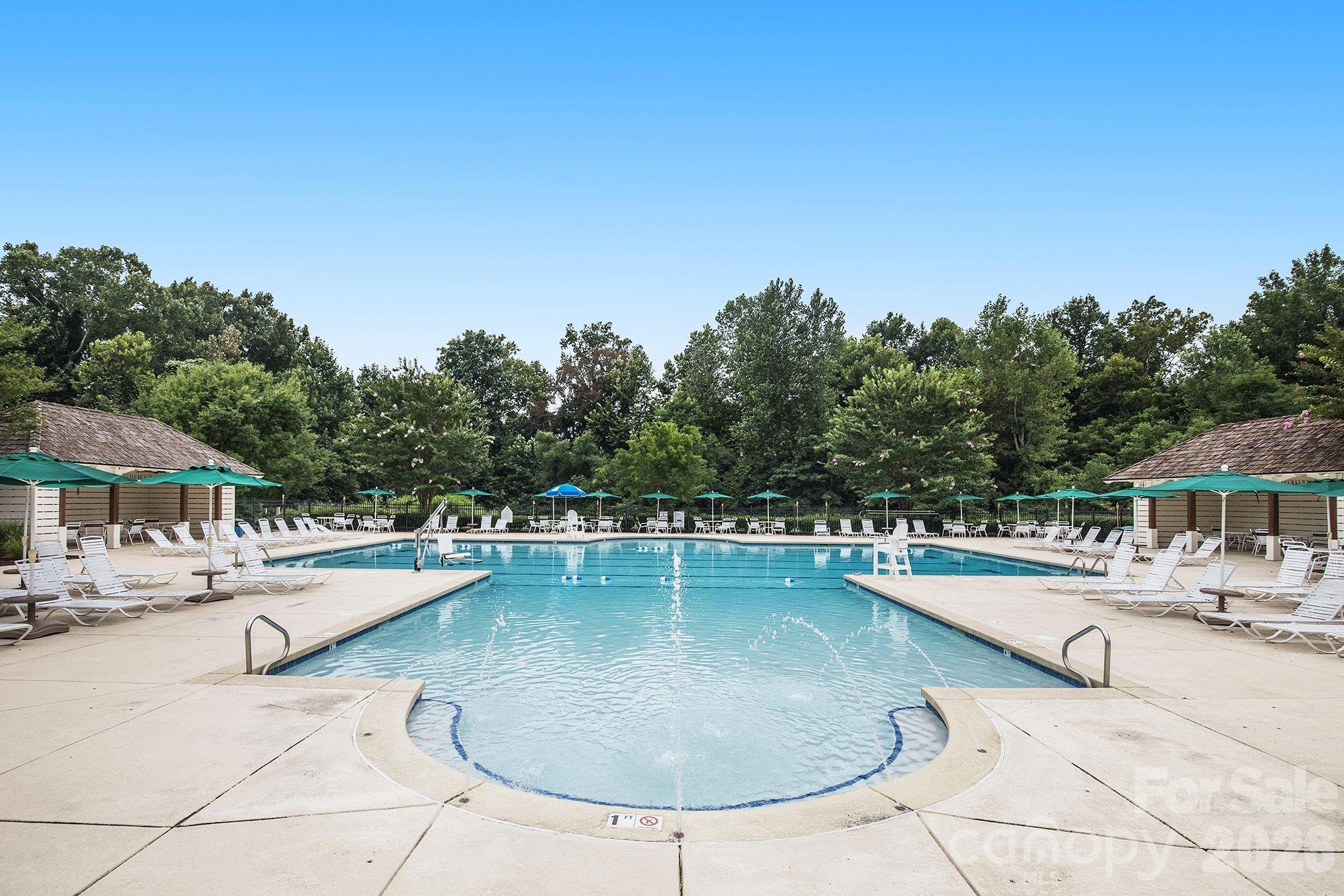 11830 Warfield Avenue — Huntersville