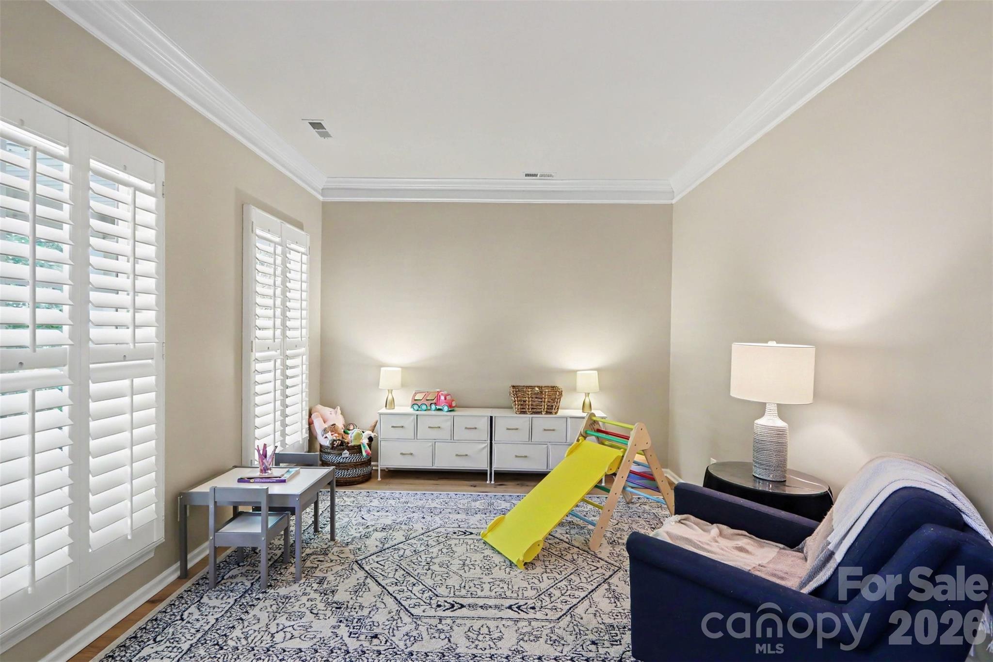 11830 Warfield Avenue — Huntersville