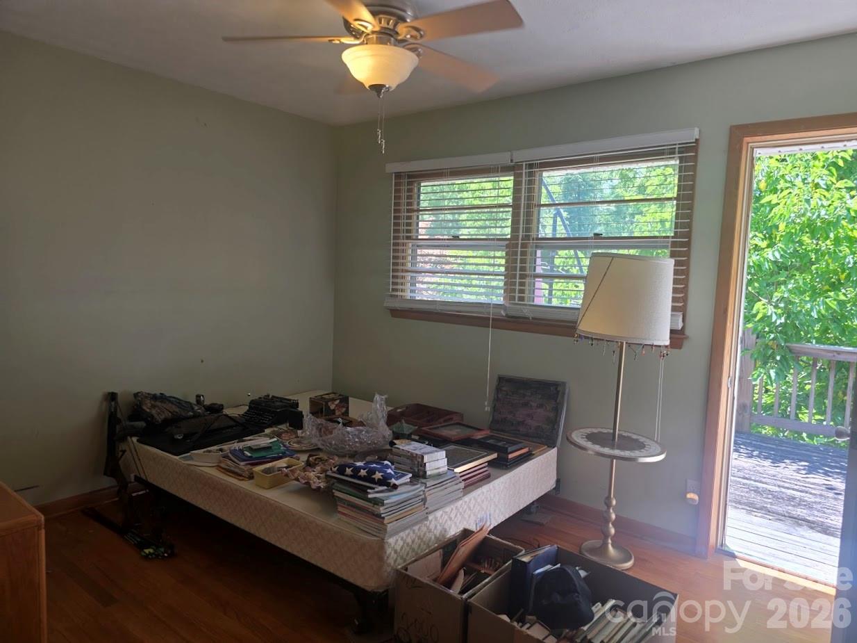 629 Willow Road — Hendersonville