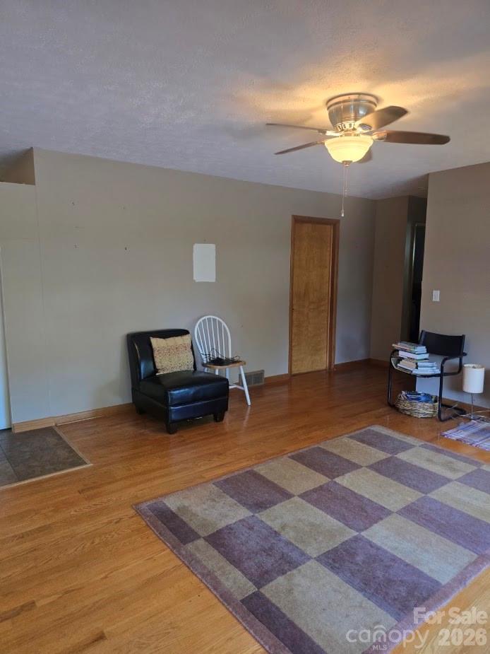 629 Willow Road — Hendersonville