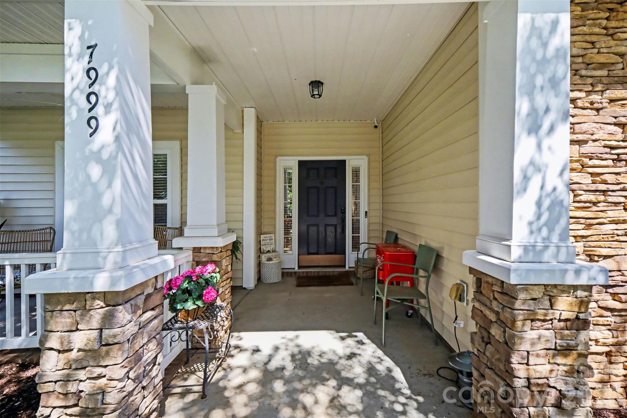7999 Worth Way — Denver