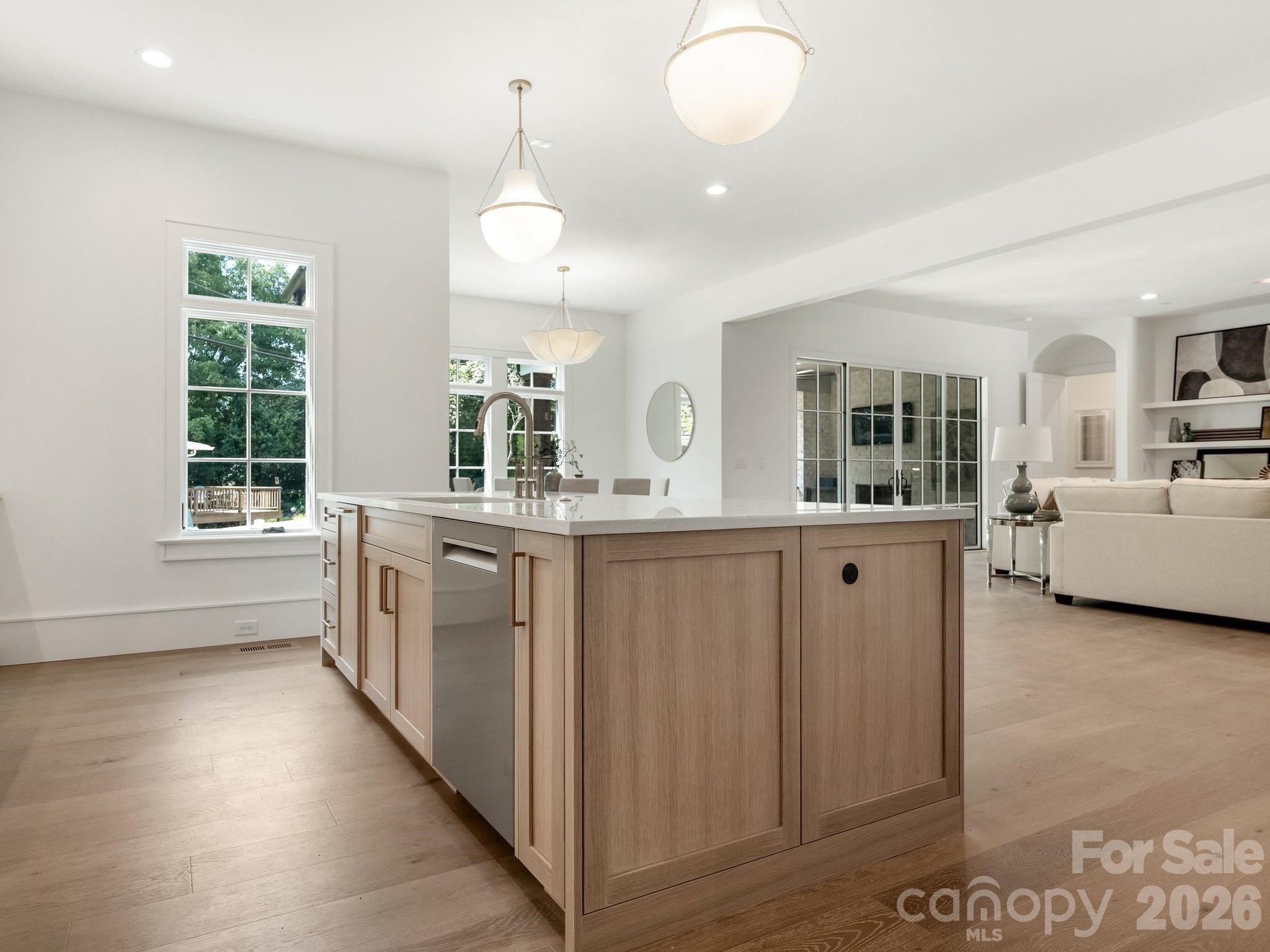 3240 Sunset Drive — Charlotte