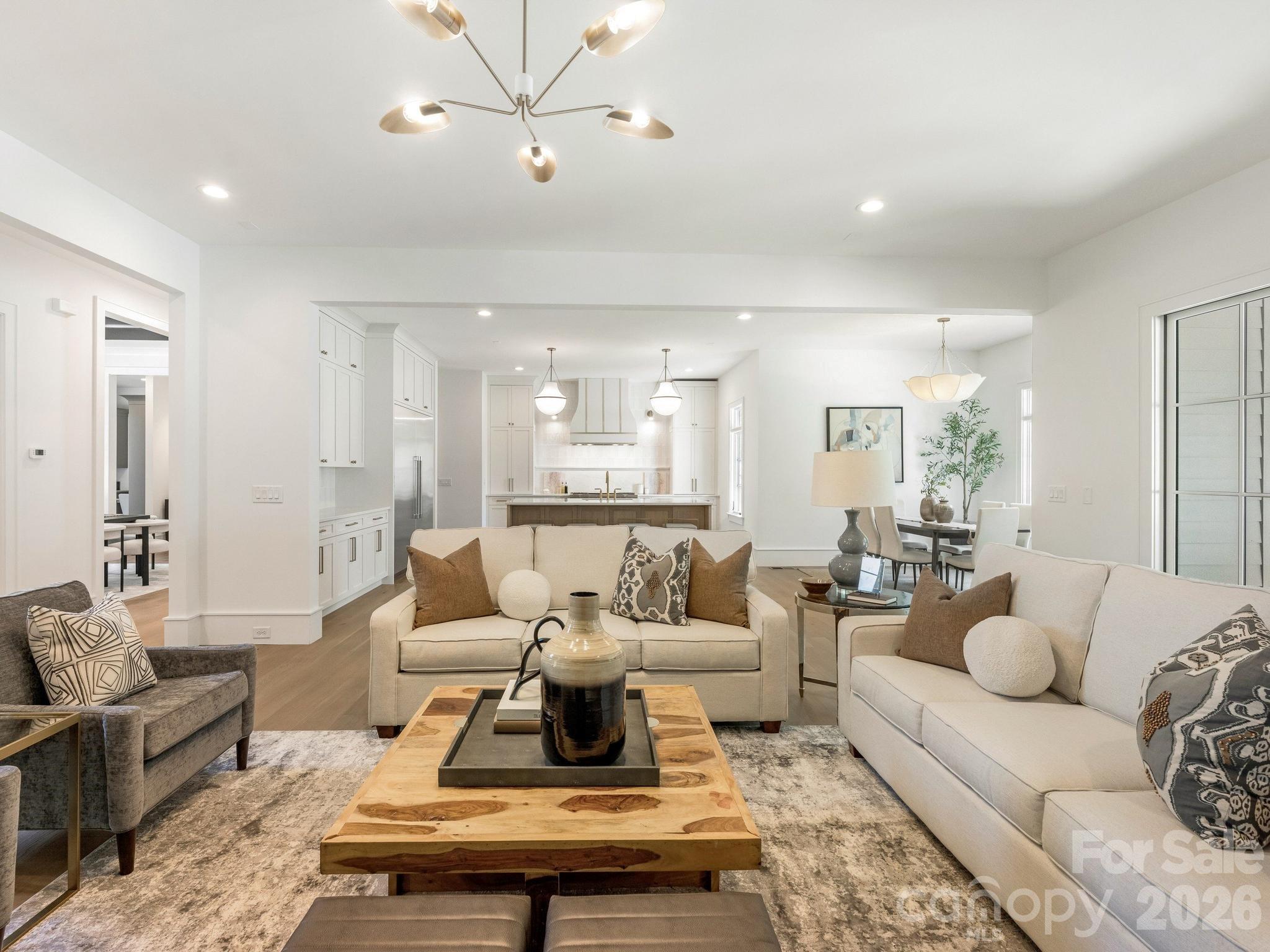 3240 Sunset Drive — Charlotte