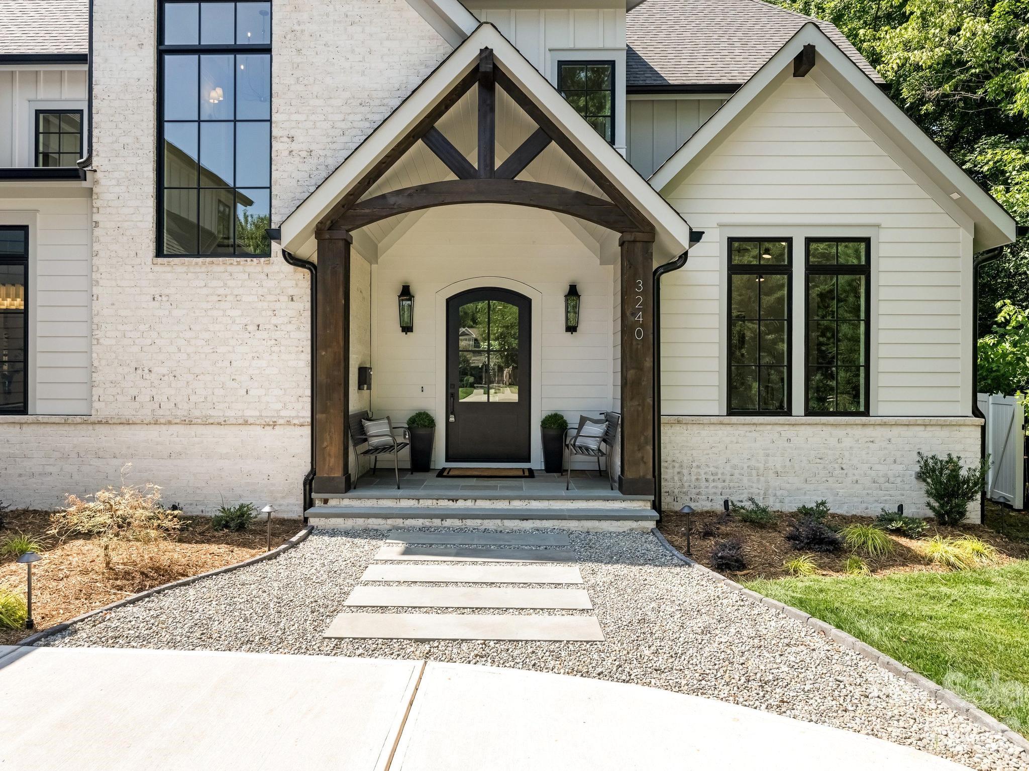 3240 Sunset Drive — Charlotte