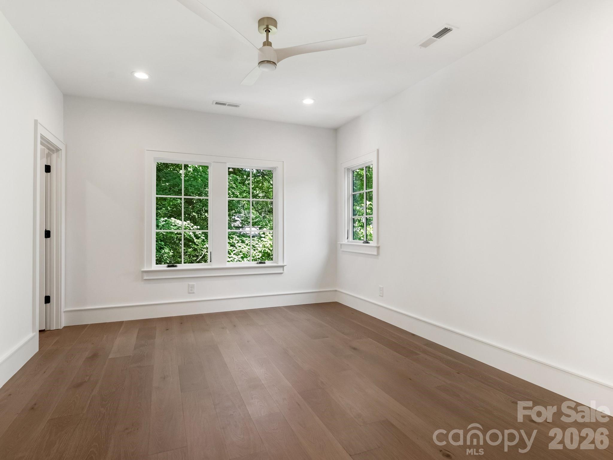 3240 Sunset Drive — Charlotte