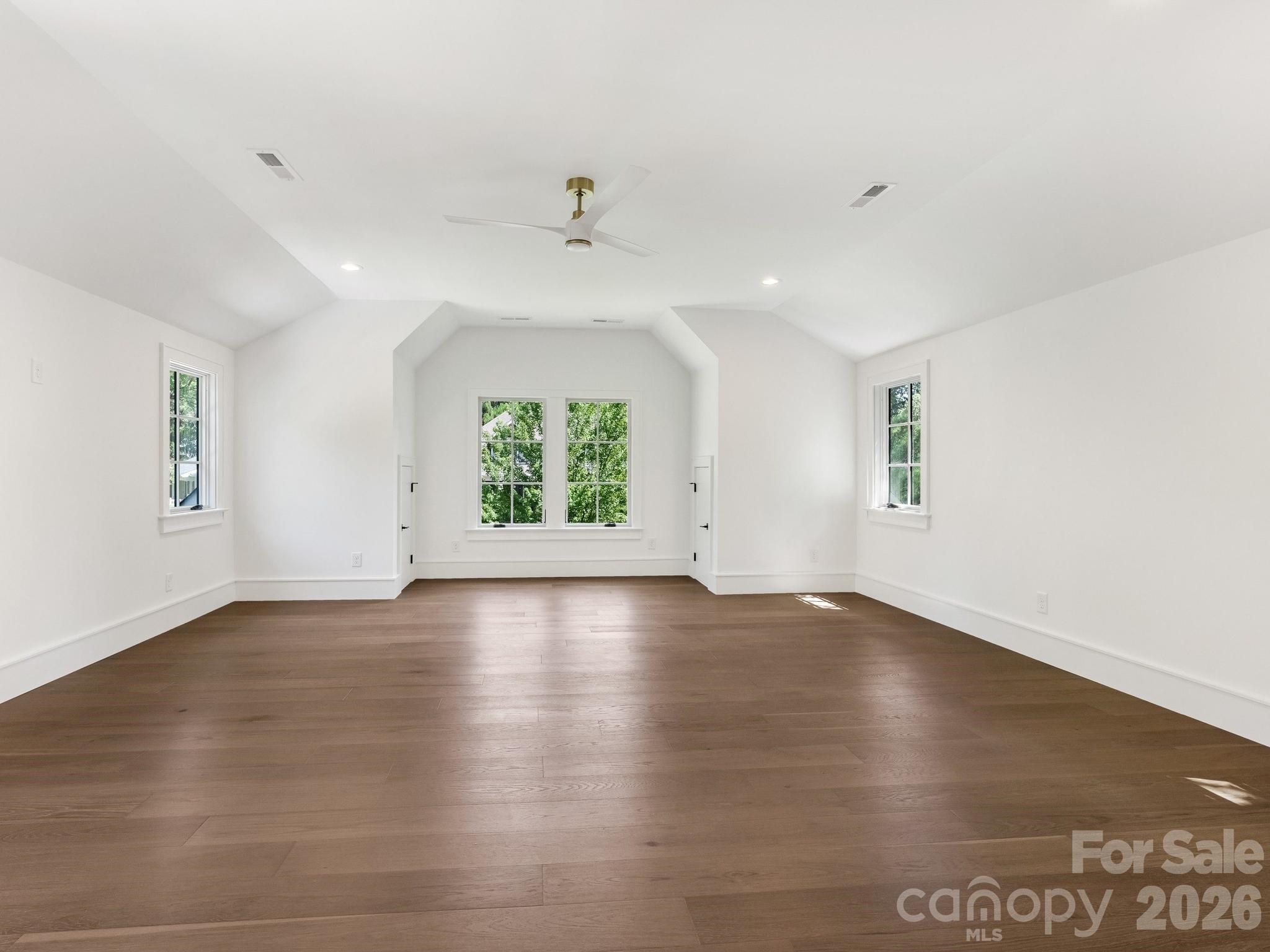 3240 Sunset Drive — Charlotte