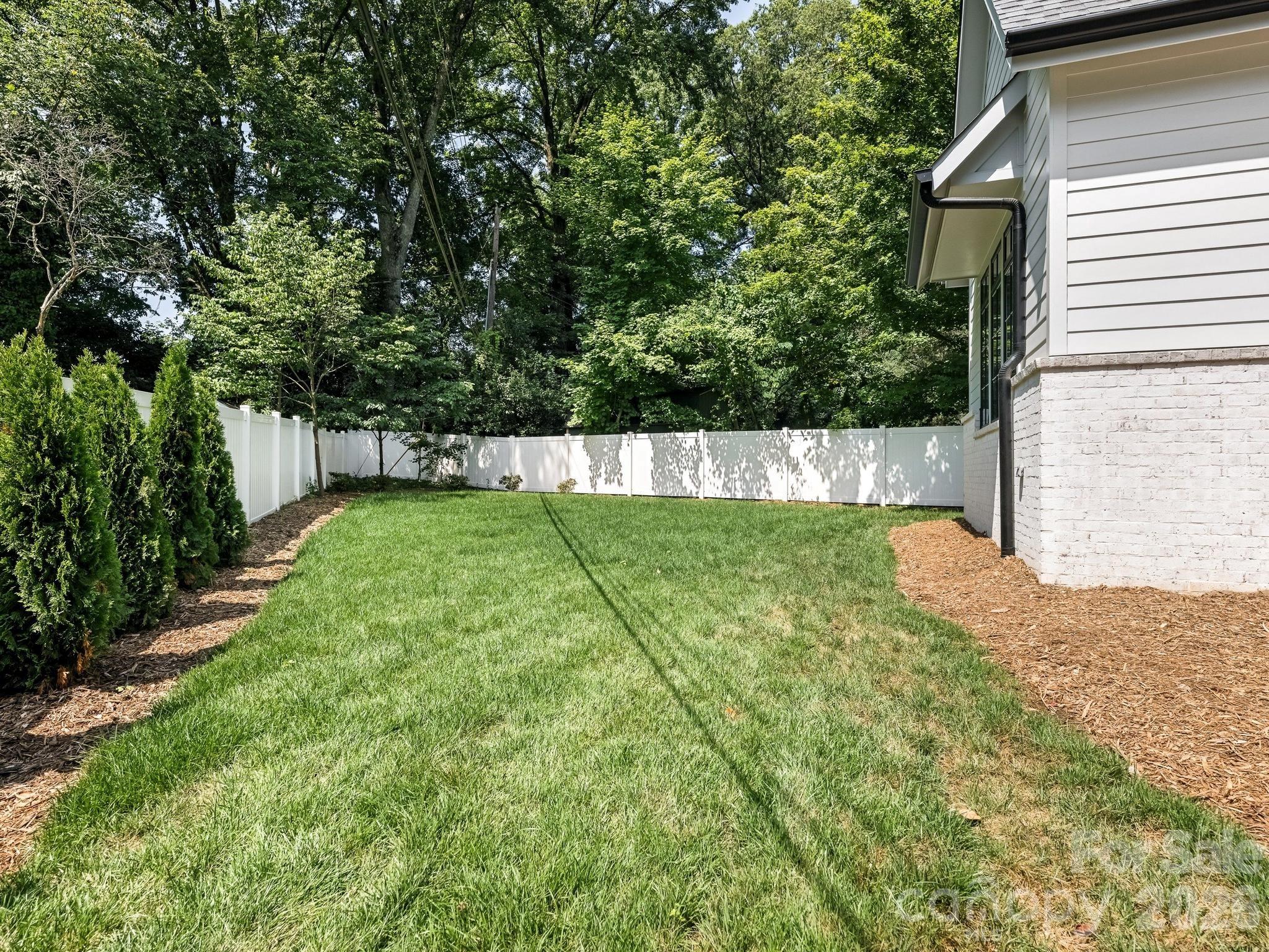 3240 Sunset Drive — Charlotte