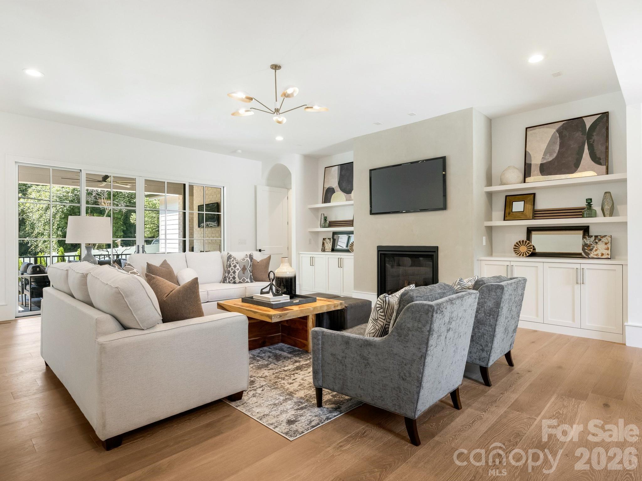 3240 Sunset Drive — Charlotte