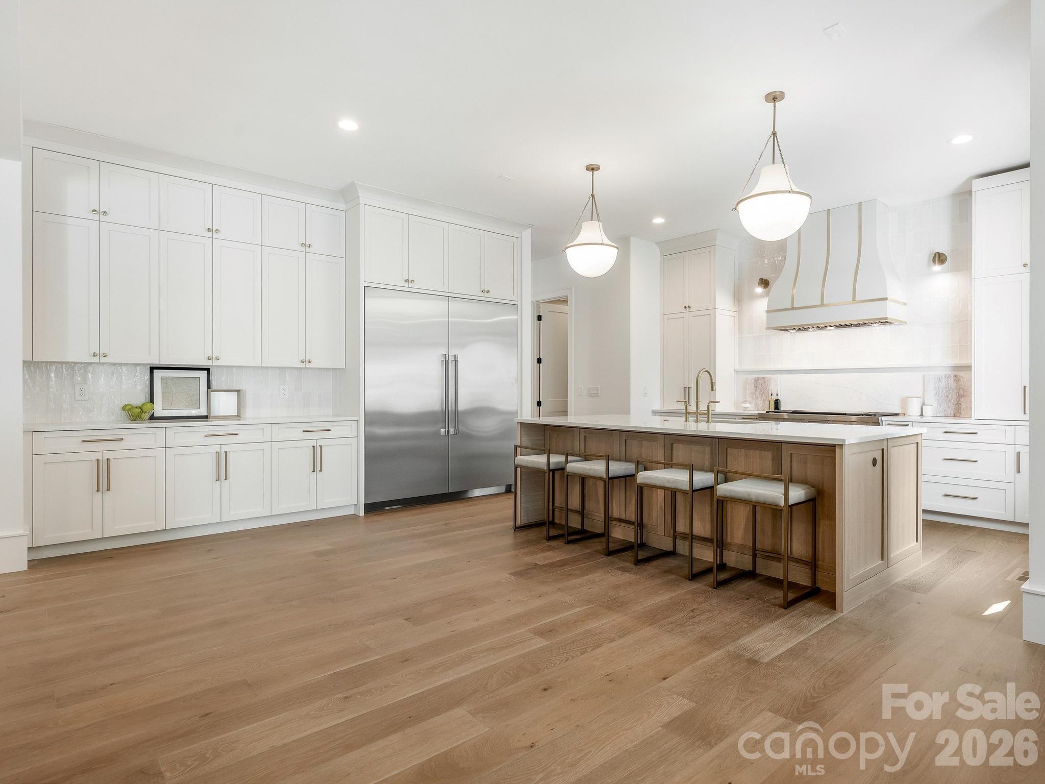 3240 Sunset Drive — Charlotte