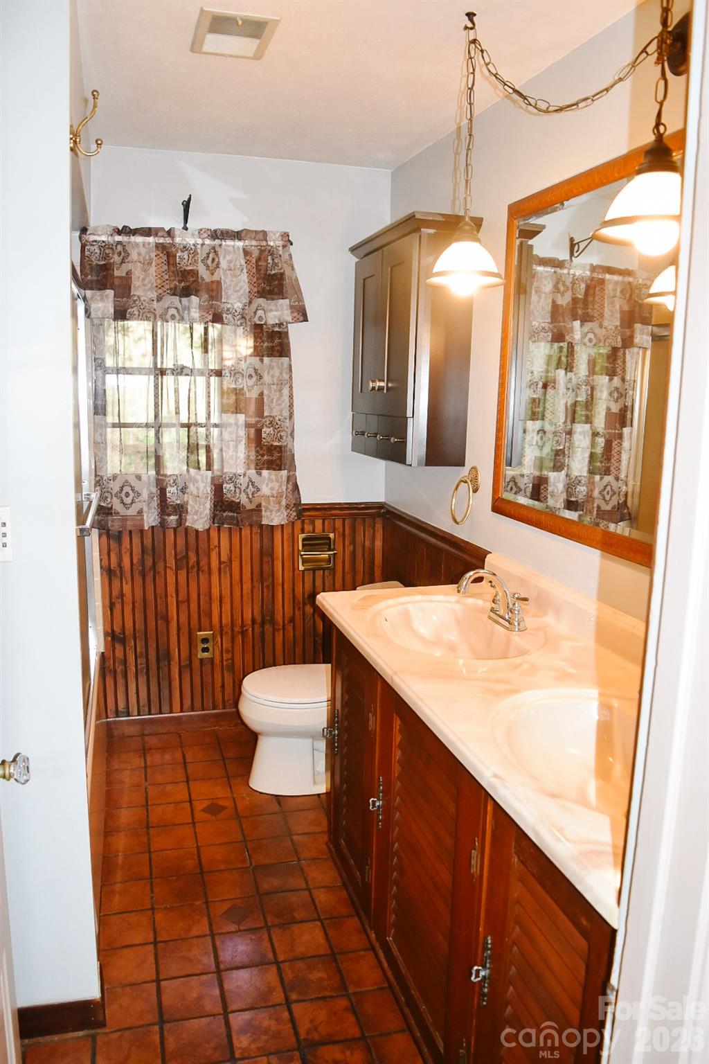 2575 Country Club Road — Wilkesboro