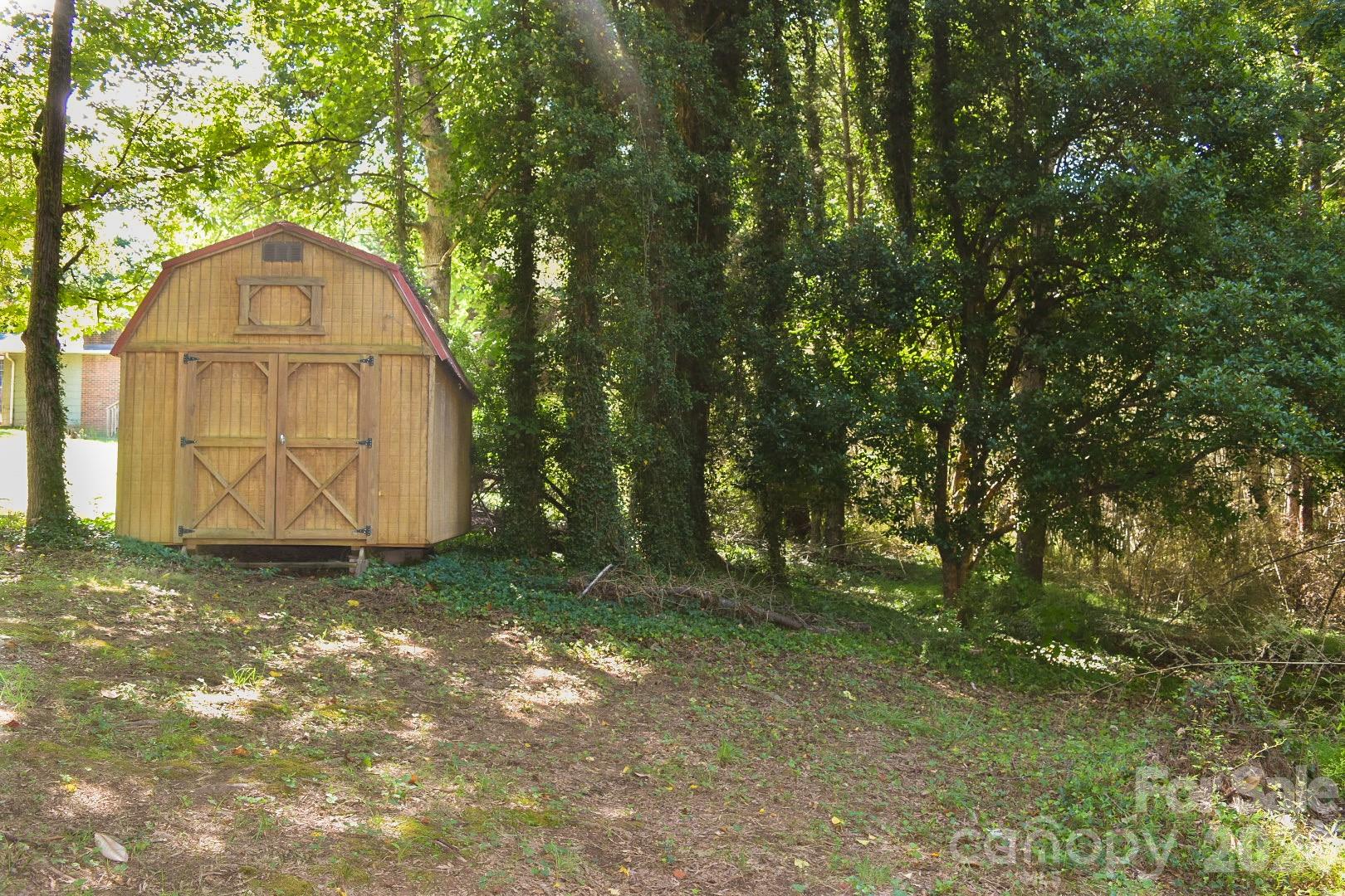 2575 Country Club Road — Wilkesboro