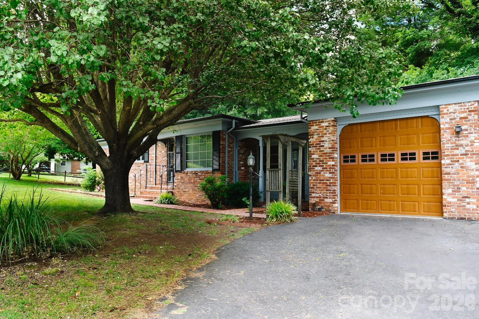 2575 Country Club Road — Wilkesboro
