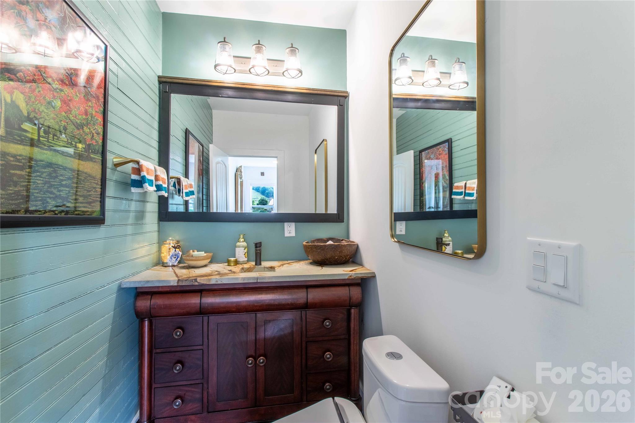16 Riverside Drive — Barnardsville
