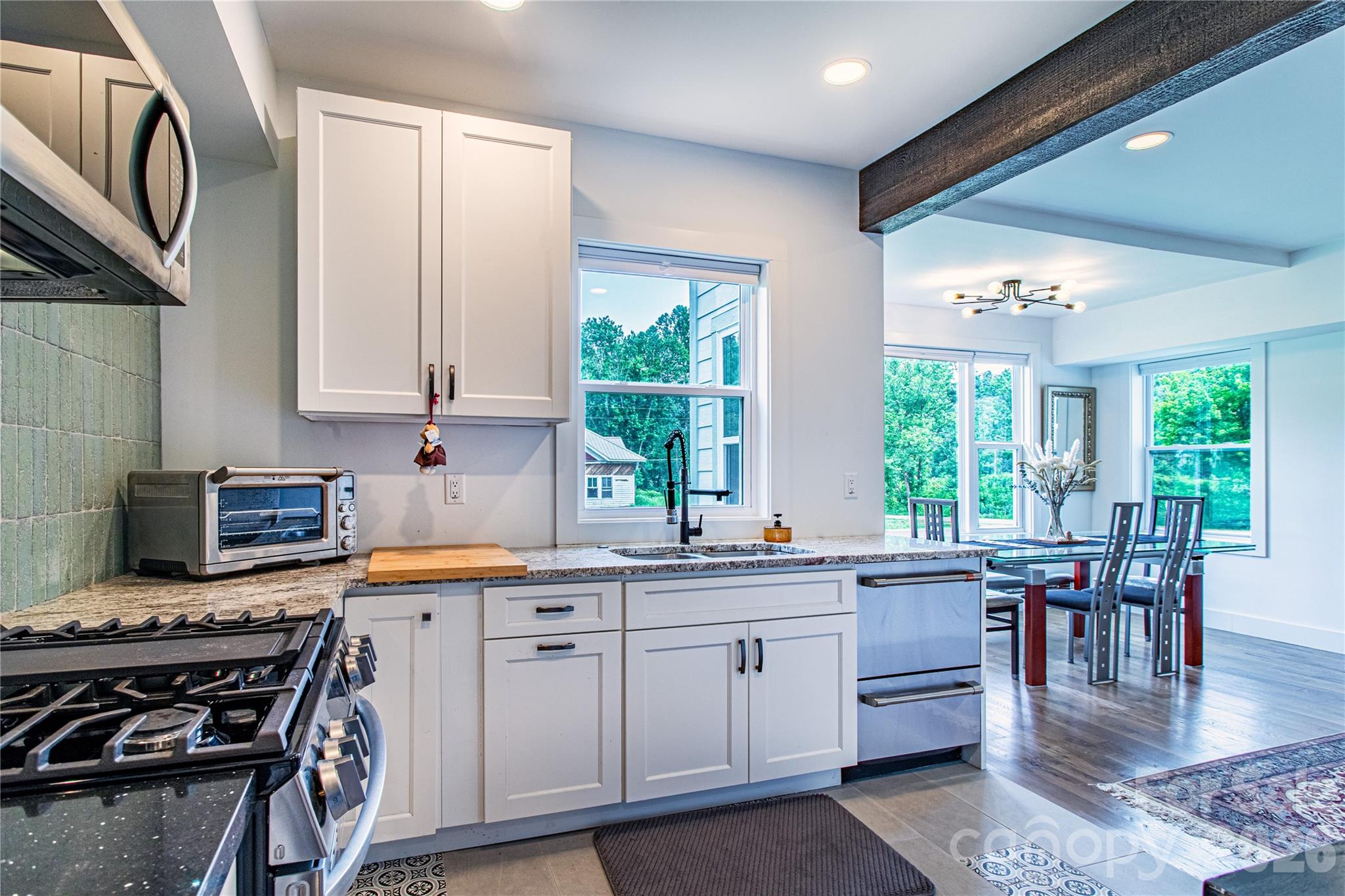 16 Riverside Drive — Barnardsville