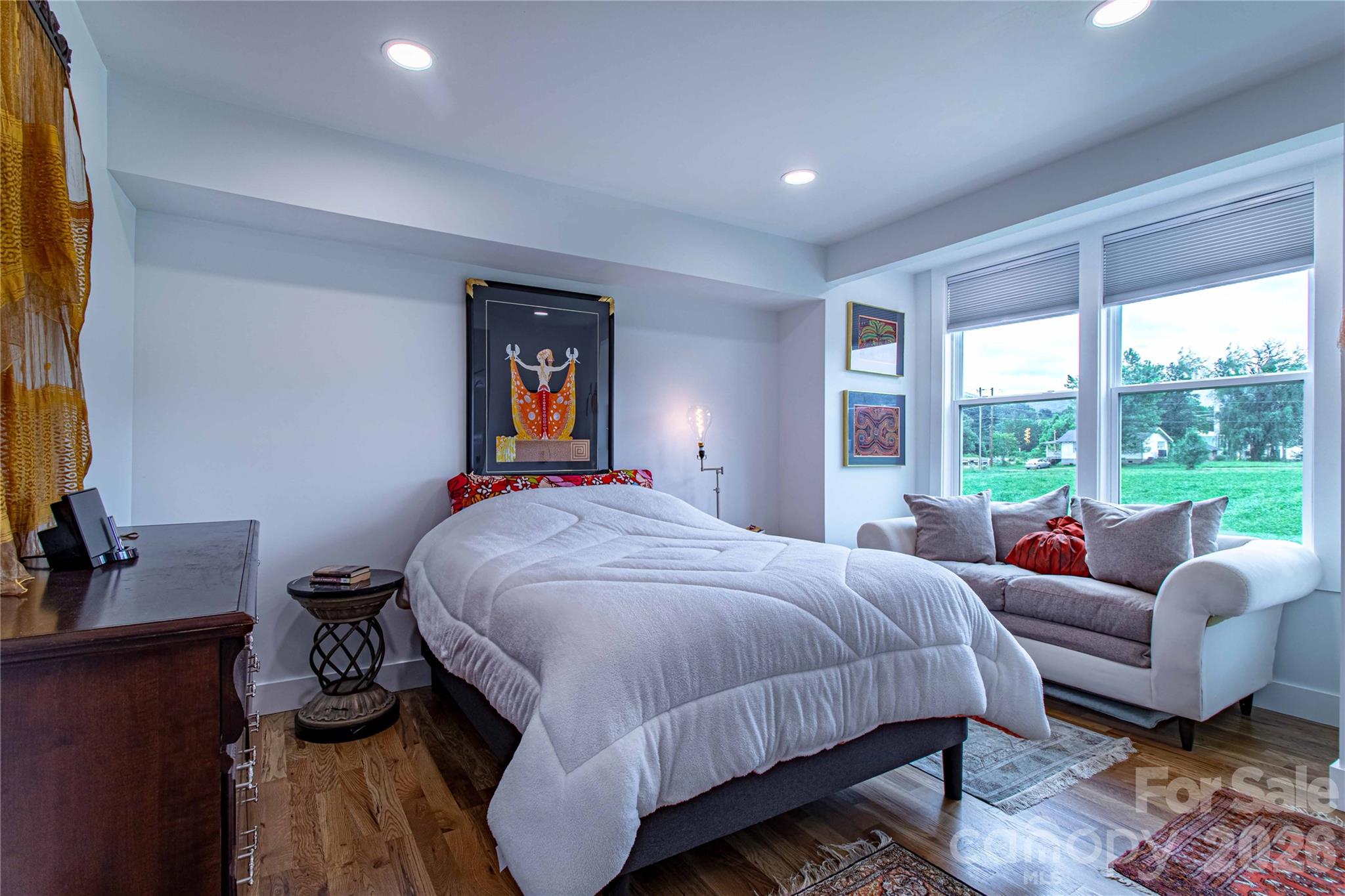 16 Riverside Drive — Barnardsville