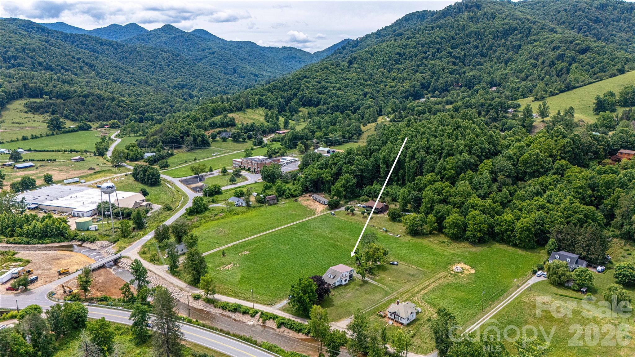 16 Riverside Drive — Barnardsville