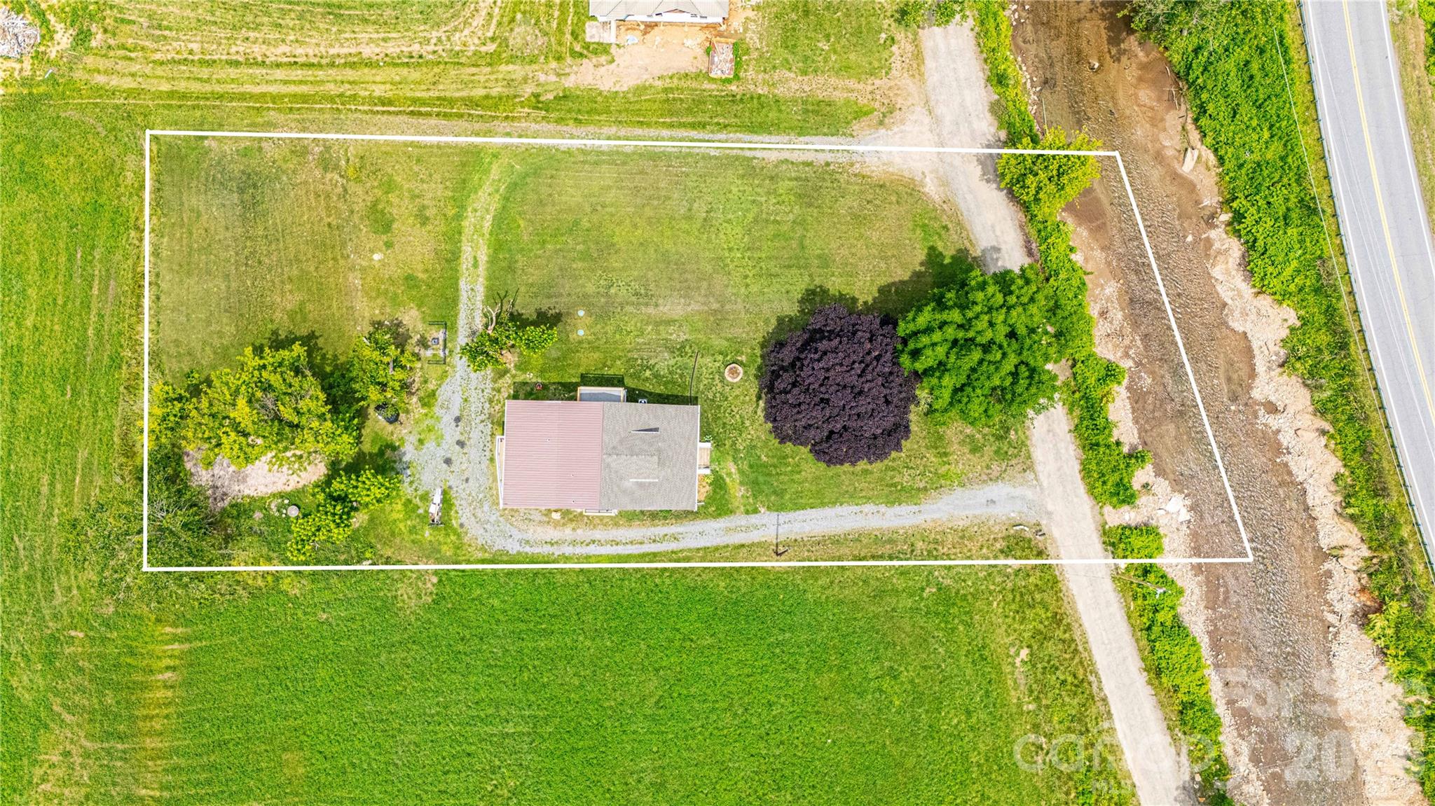 16 Riverside Drive — Barnardsville
