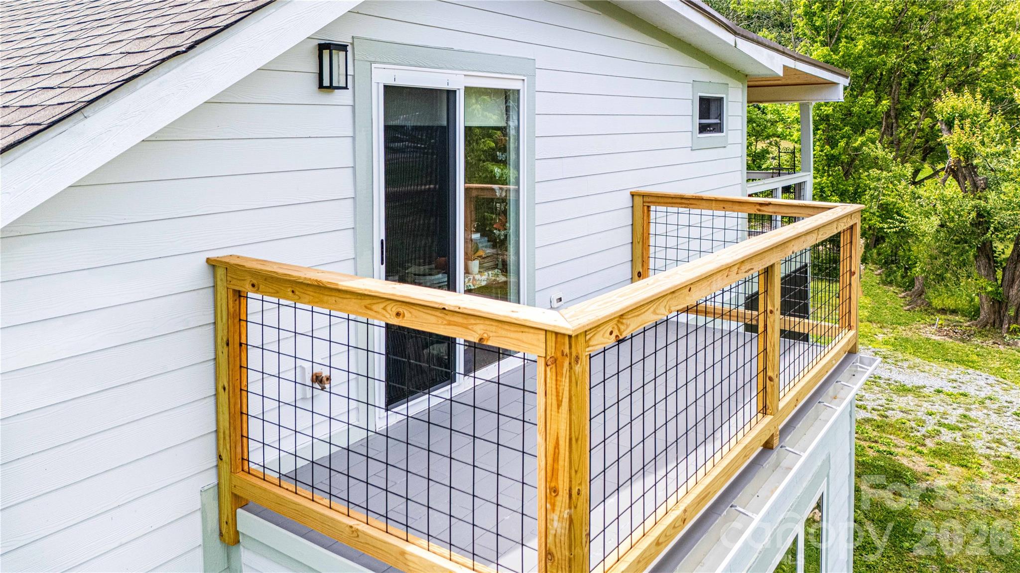 16 Riverside Drive — Barnardsville