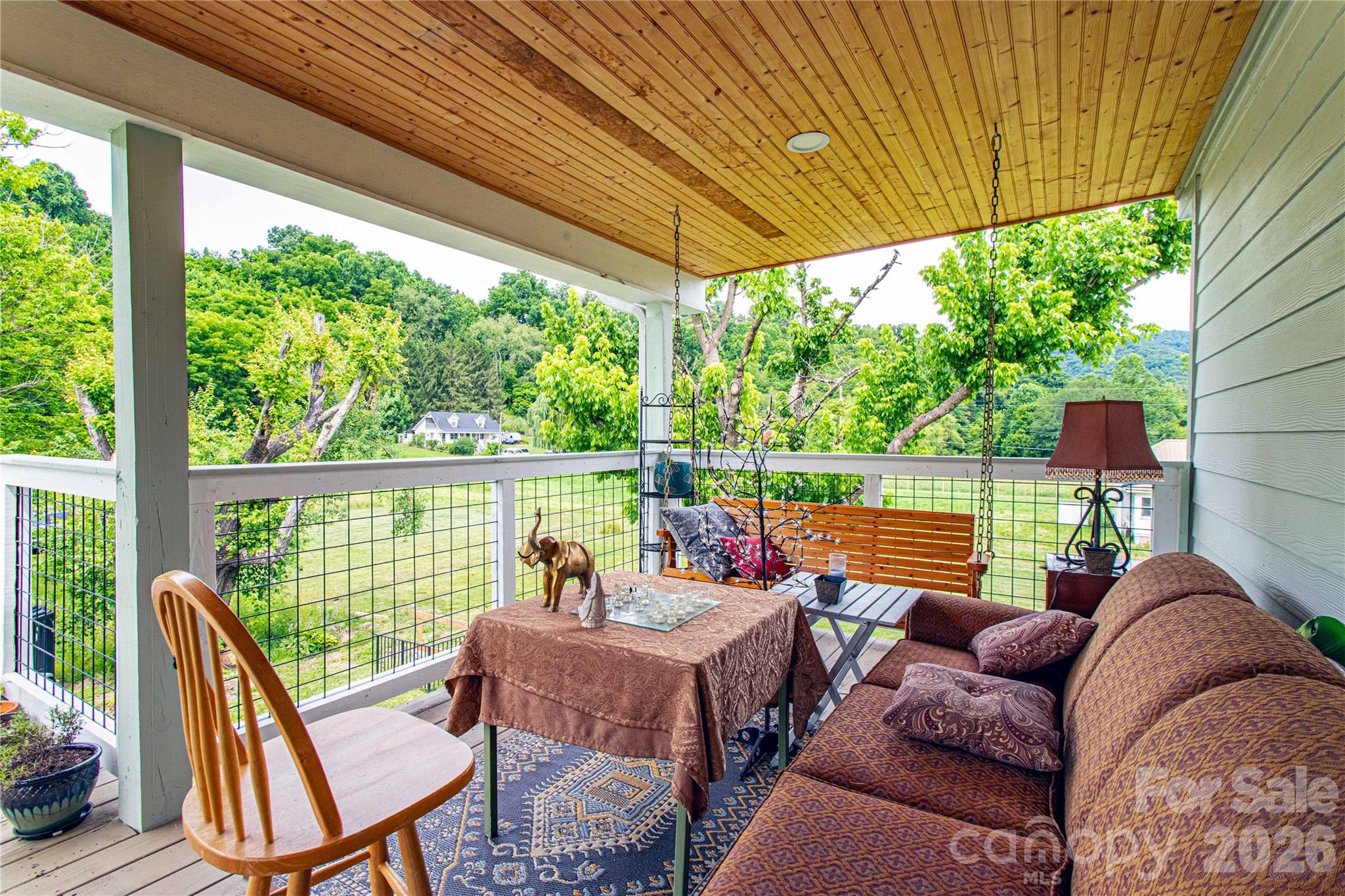 16 Riverside Drive — Barnardsville
