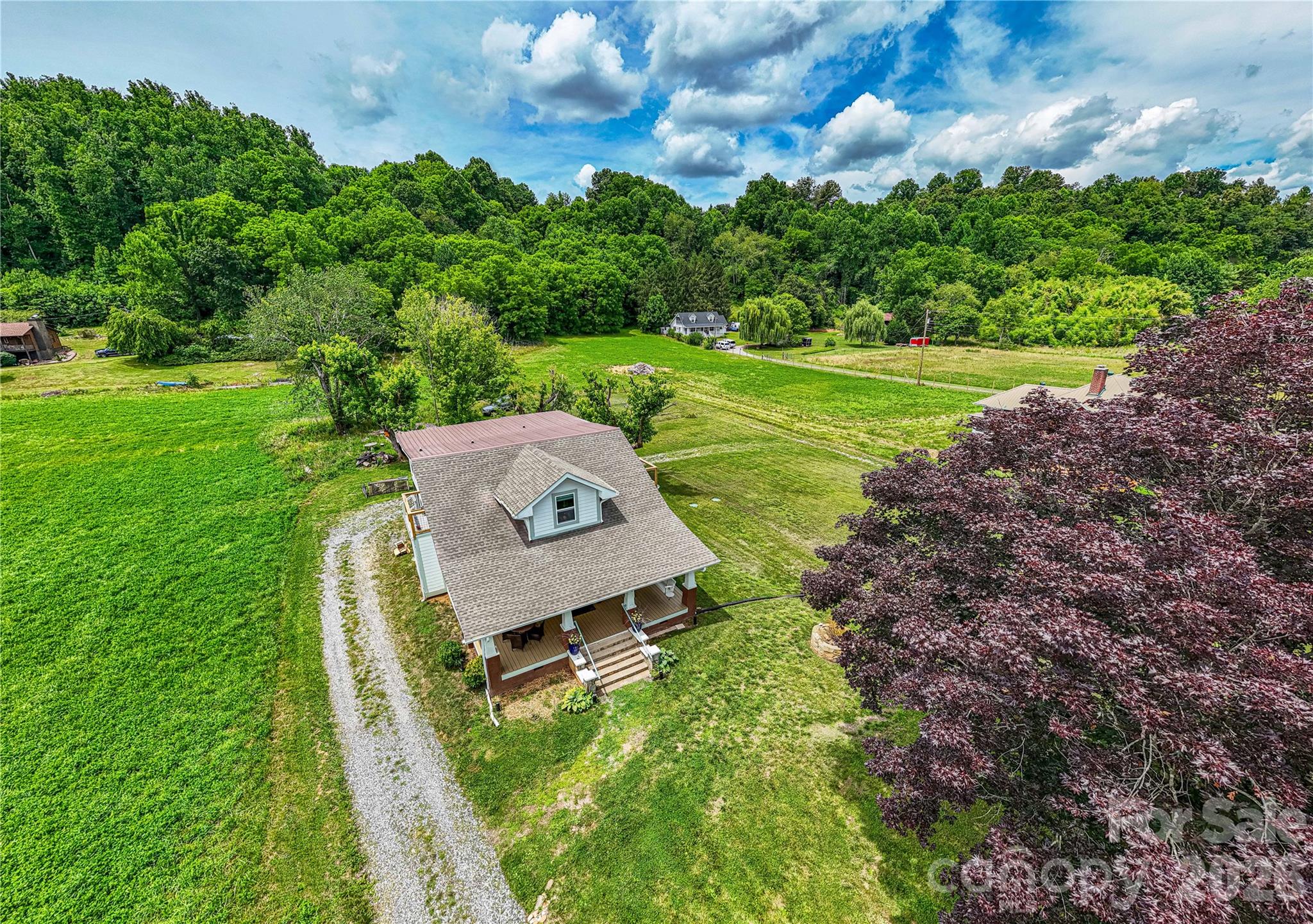 16 Riverside Drive — Barnardsville