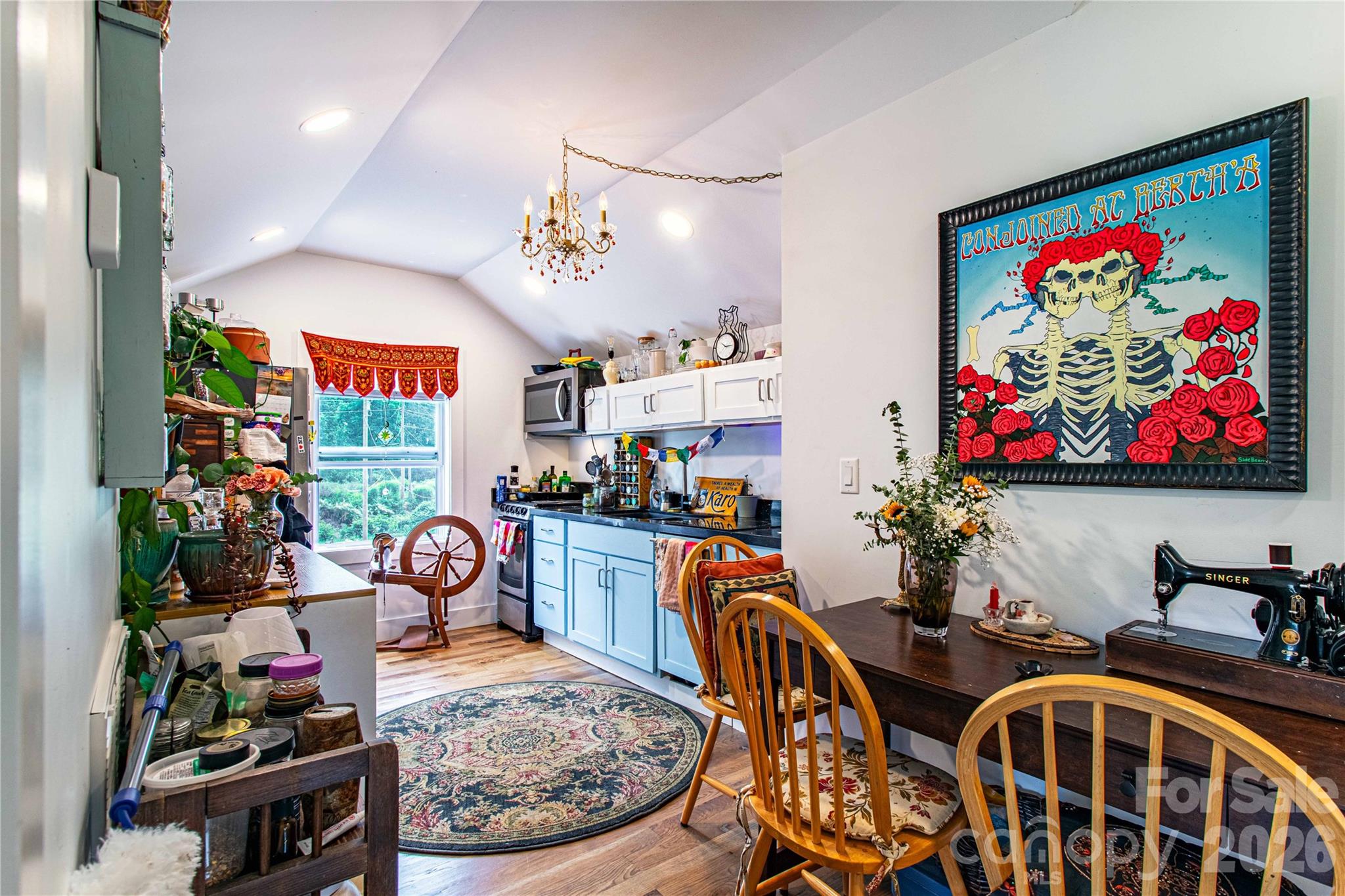 16 Riverside Drive — Barnardsville