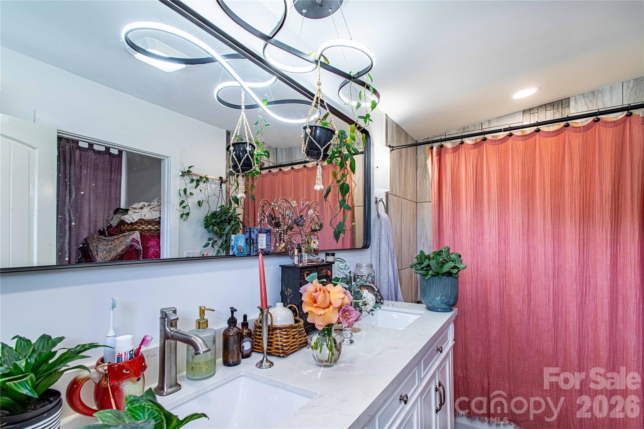 16 Riverside Drive — Barnardsville