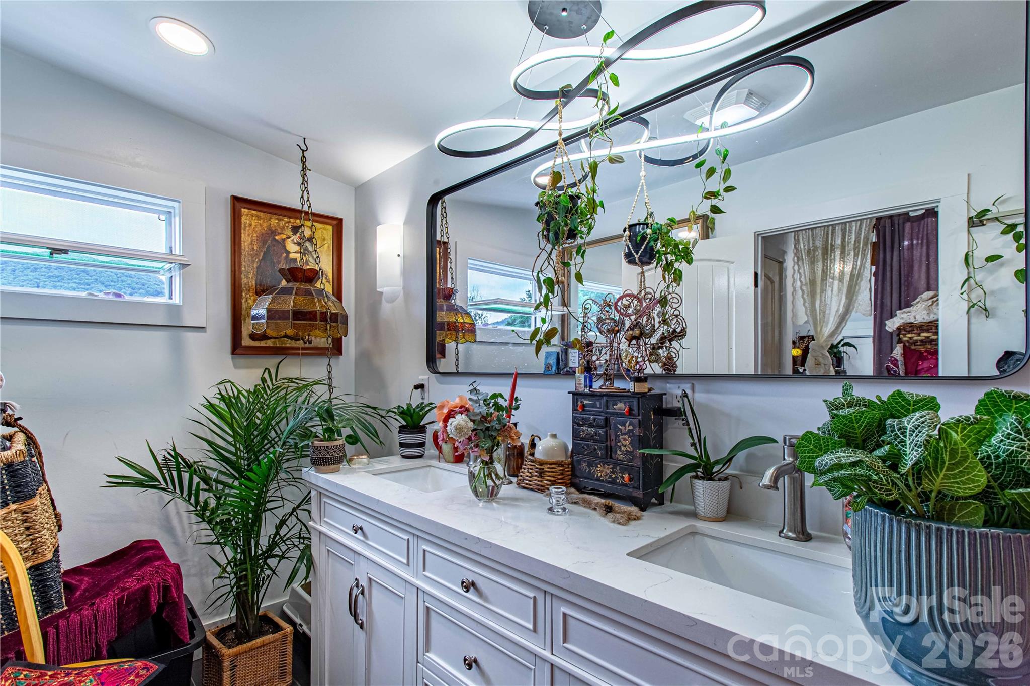 16 Riverside Drive — Barnardsville