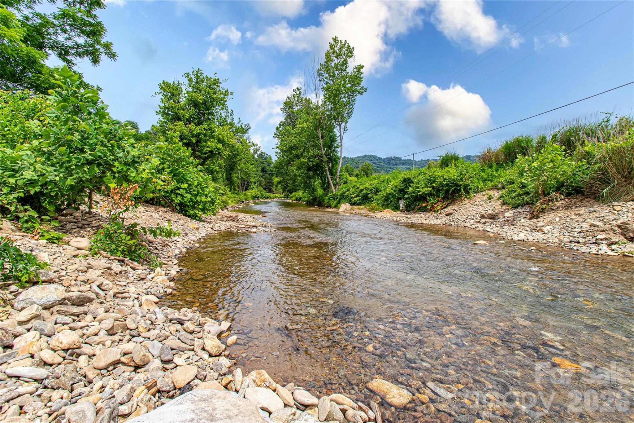 16 Riverside Drive — Barnardsville