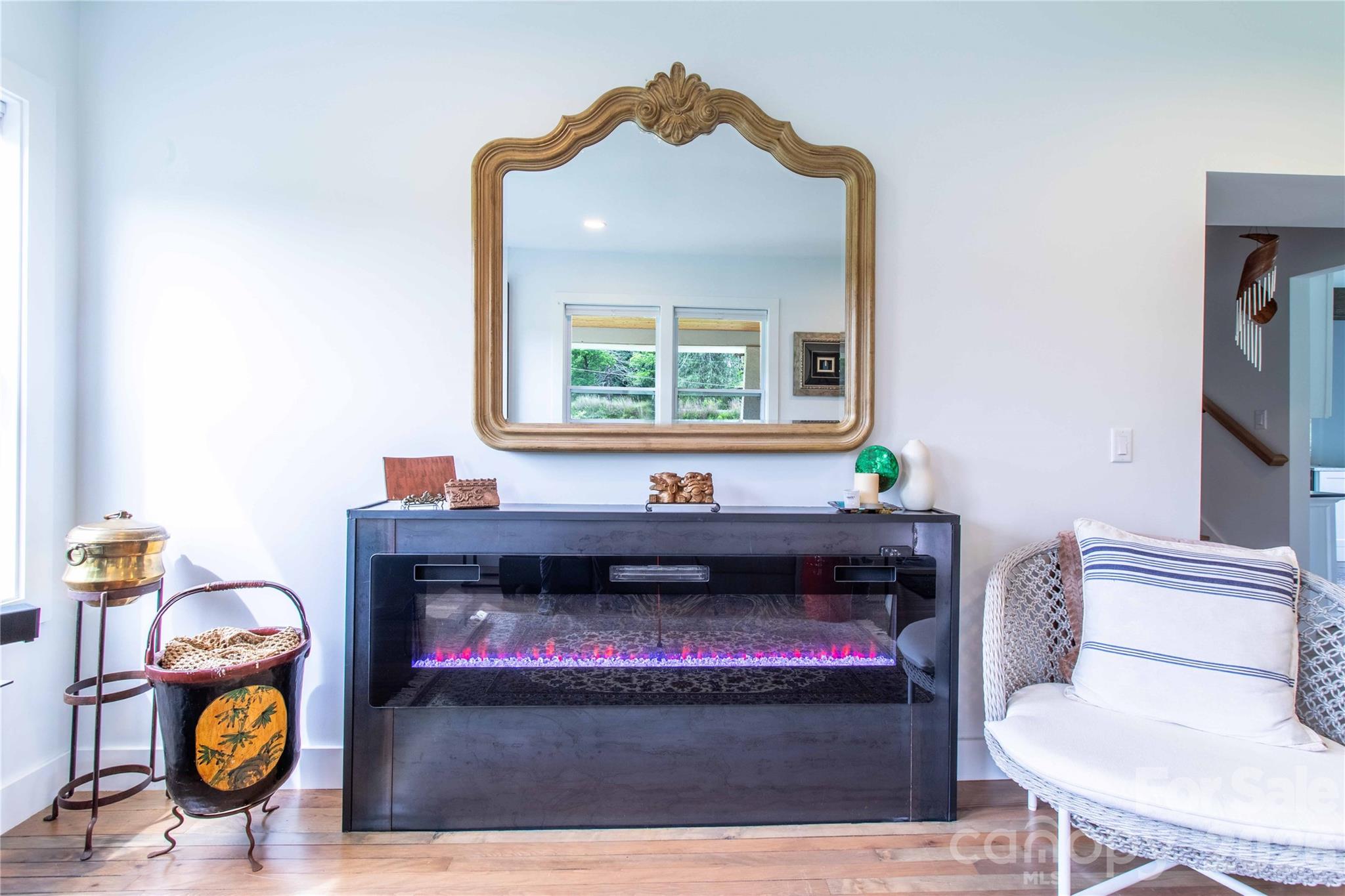 16 Riverside Drive — Barnardsville
