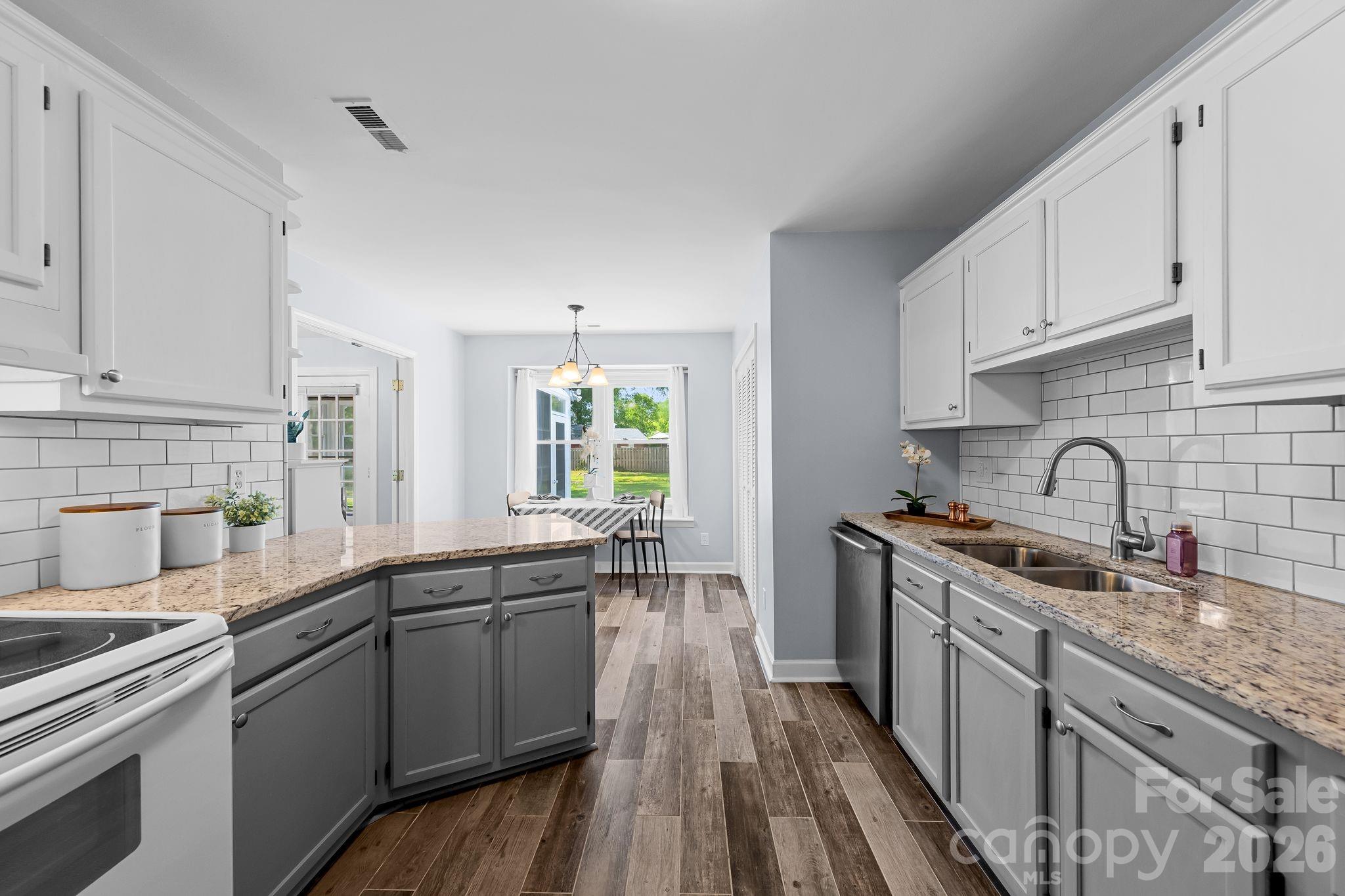 11232 Coachman Circle — Charlotte